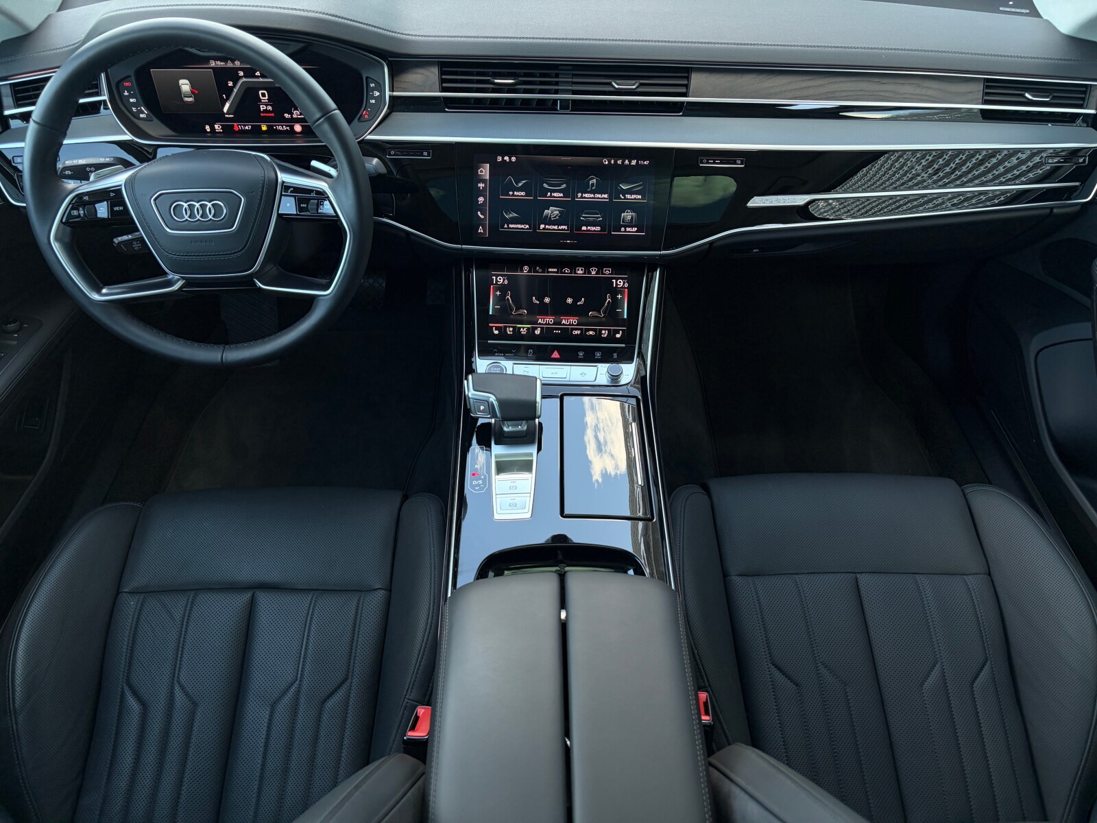 Audi A8 - zdjęcie 18