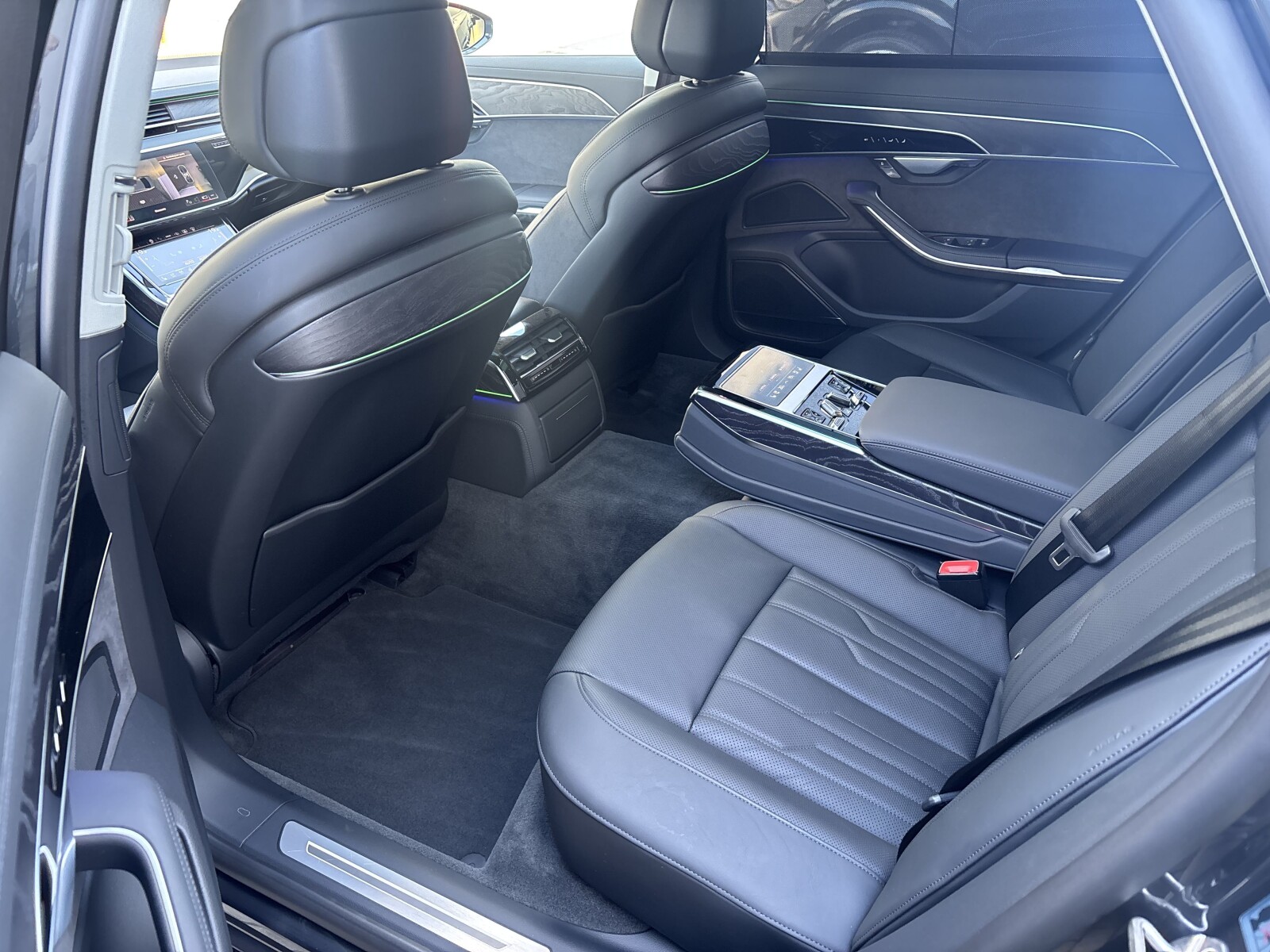 Audi A8 - zdjęcie 30