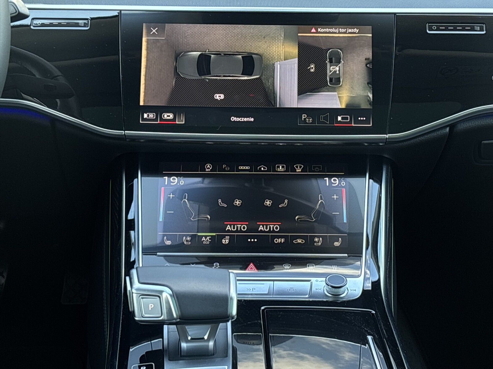 Audi A8 - zdjęcie 17