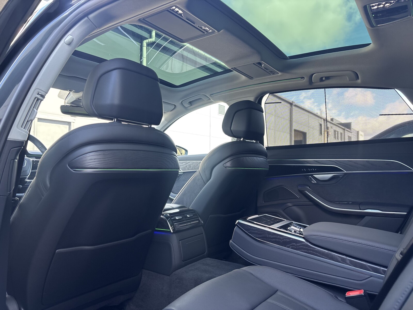 Audi A8 - zdjęcie 31