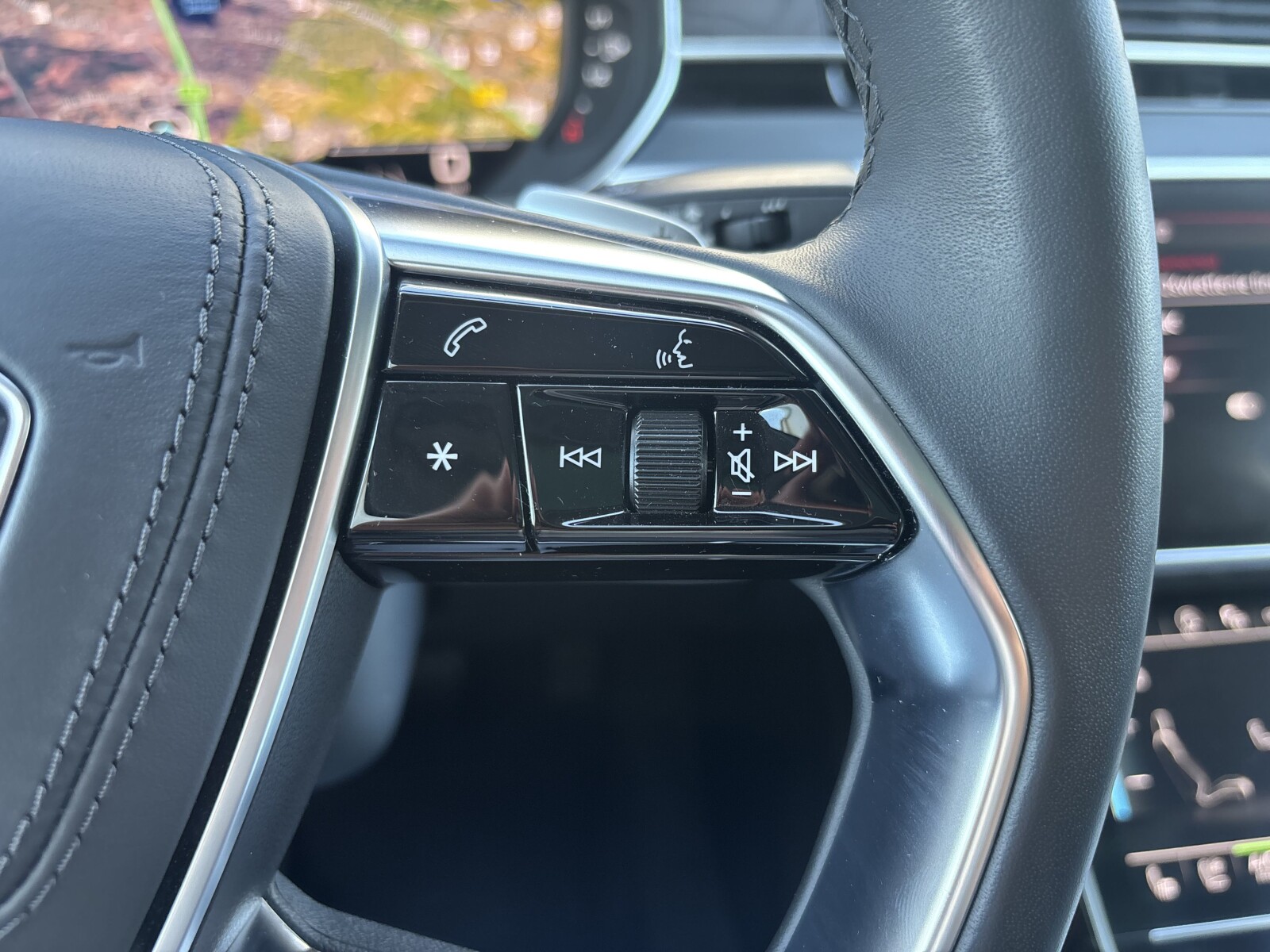 Audi A8 - zdjęcie 14