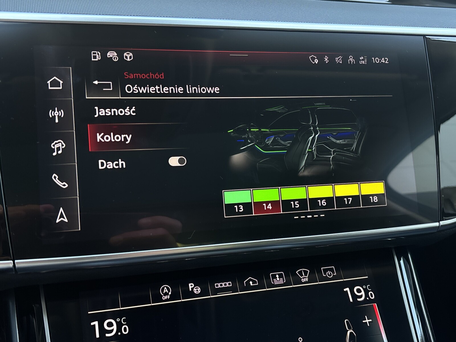 Audi A8 - zdjęcie 23