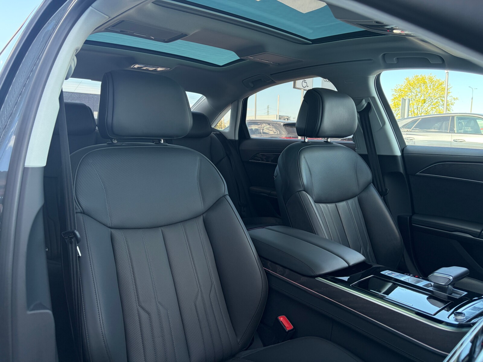 Audi A8 - zdjęcie 21
