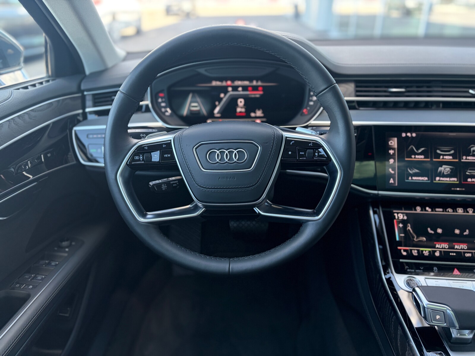 Audi A8 - zdjęcie 15