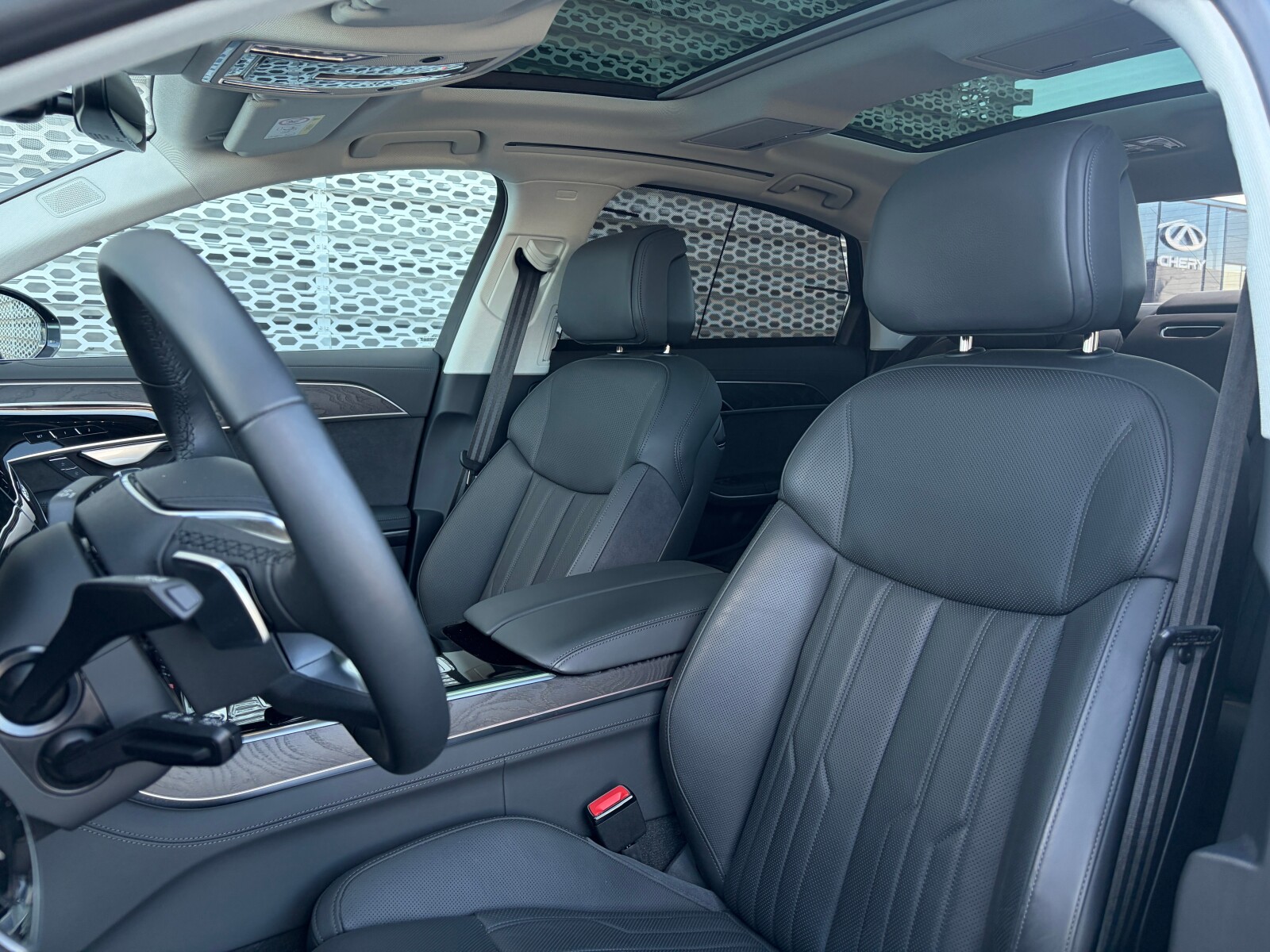 Audi A8 - zdjęcie 12
