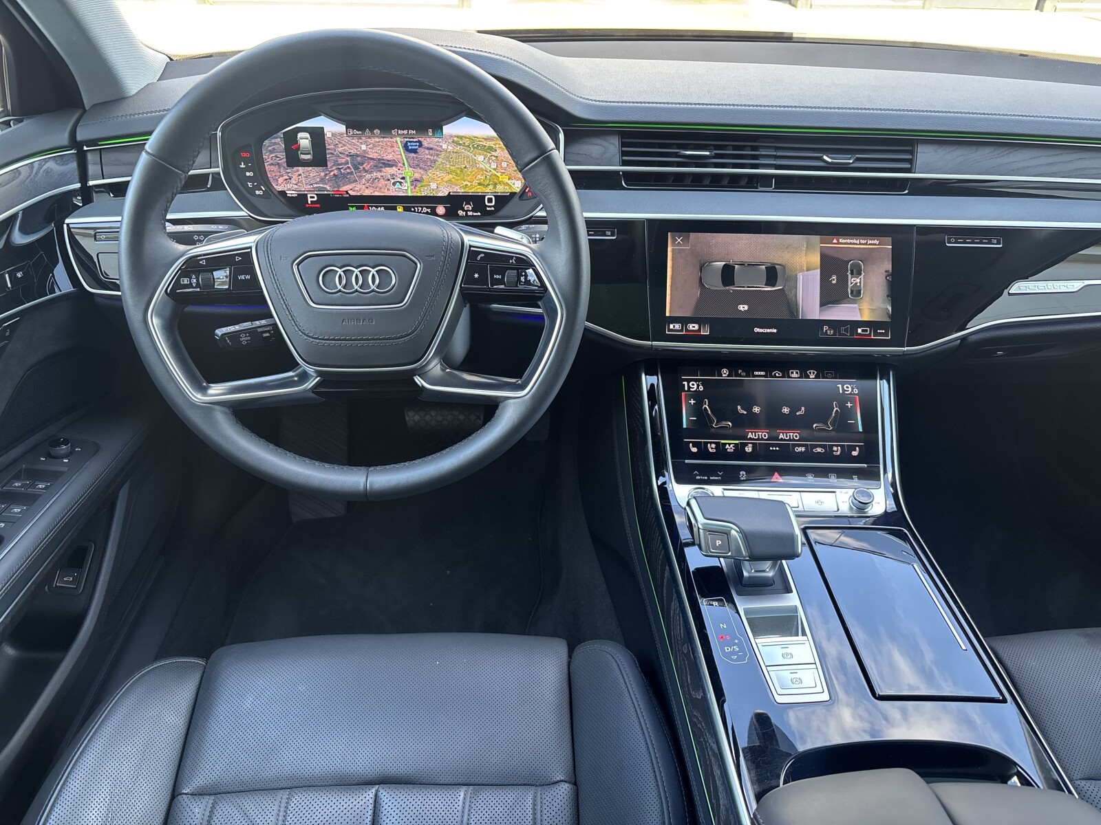 Audi A8 - zdjęcie 10
