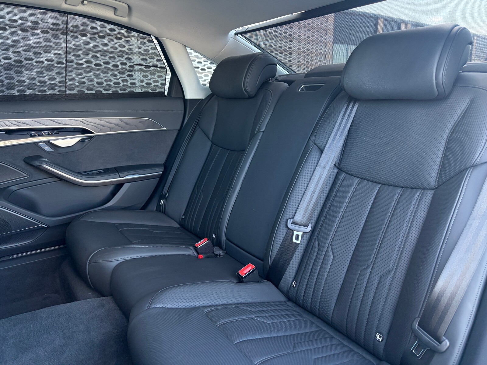Audi A8 - zdjęcie 26