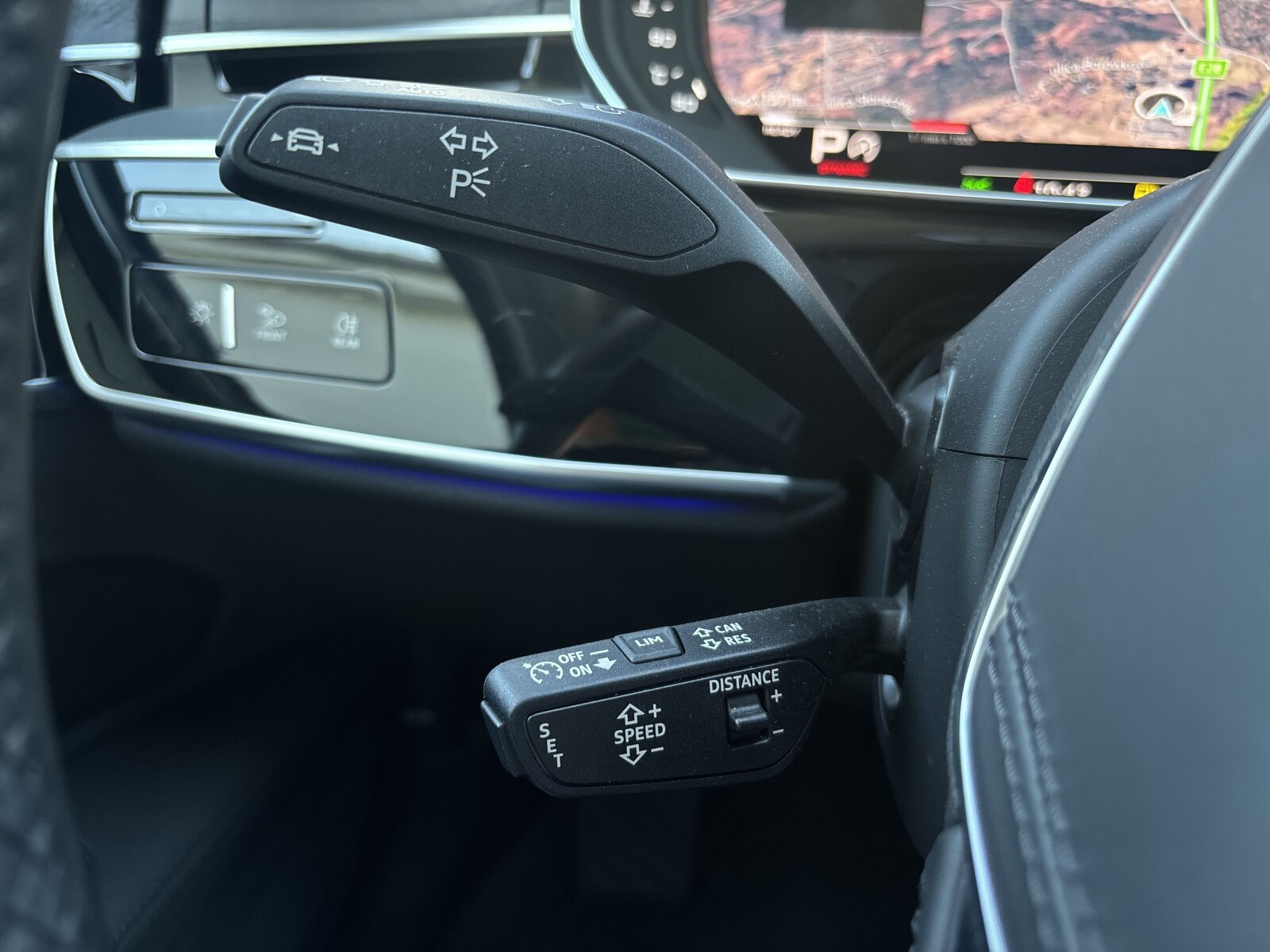Audi A8 - zdjęcie 12