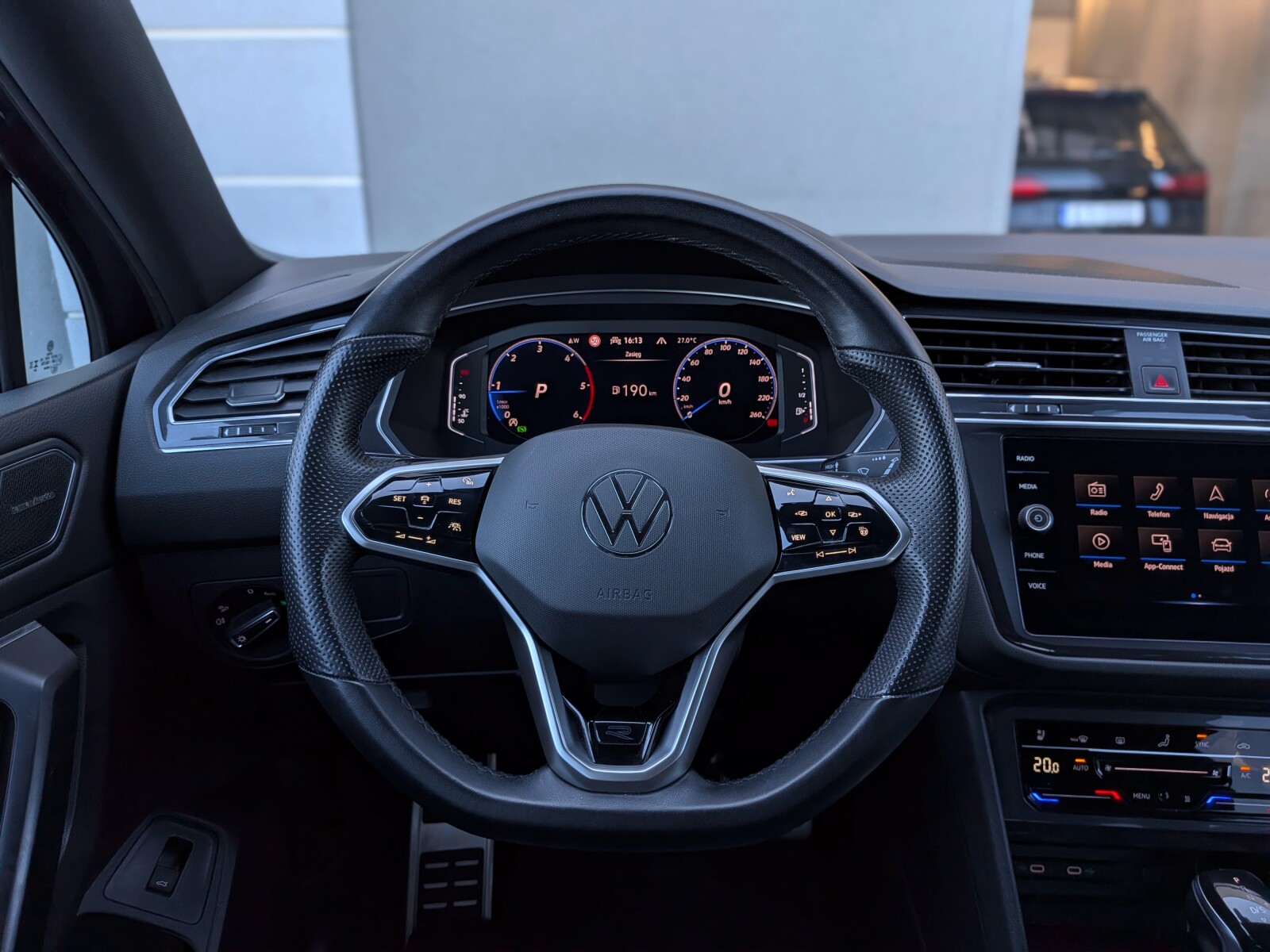 Volkswagen Tiguan Allspace - zdjęcie 16