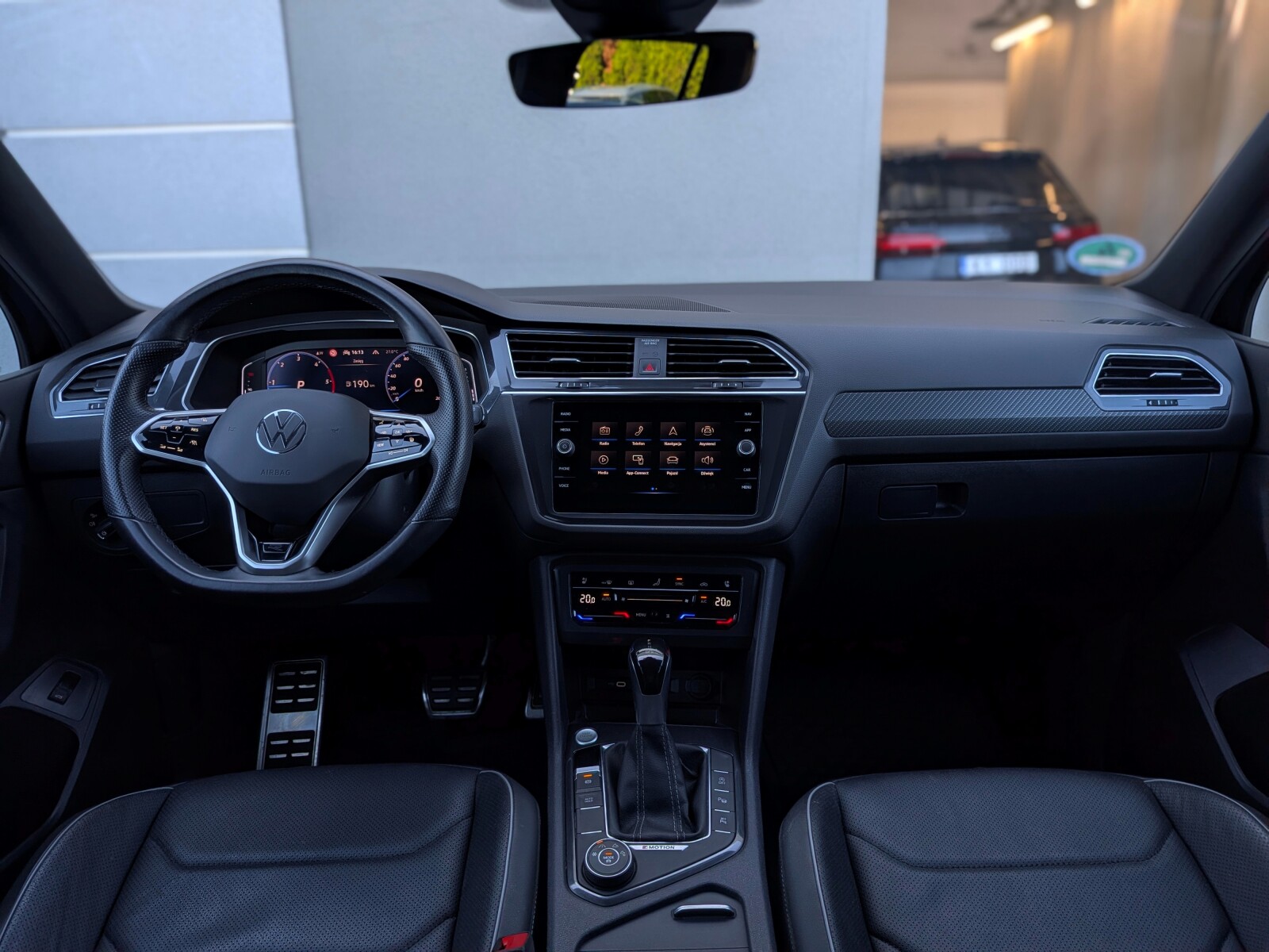 Volkswagen Tiguan Allspace - zdjęcie 12