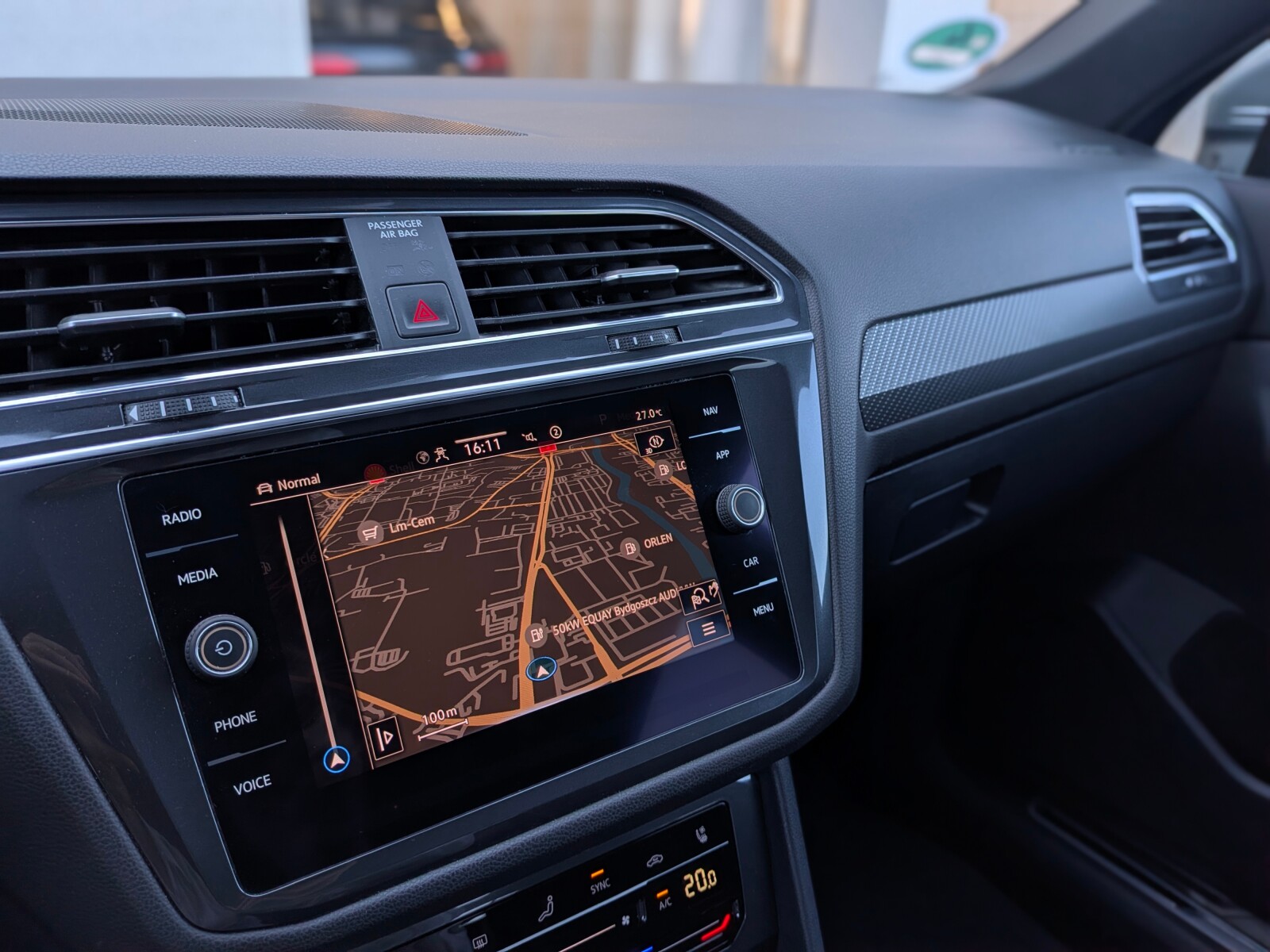 Volkswagen Tiguan Allspace - zdjęcie 25