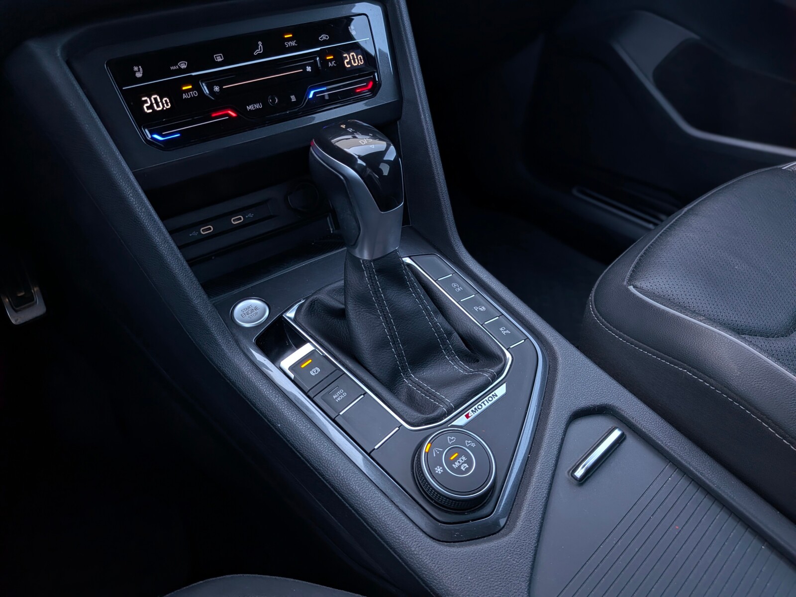 Volkswagen Tiguan Allspace - zdjęcie 29