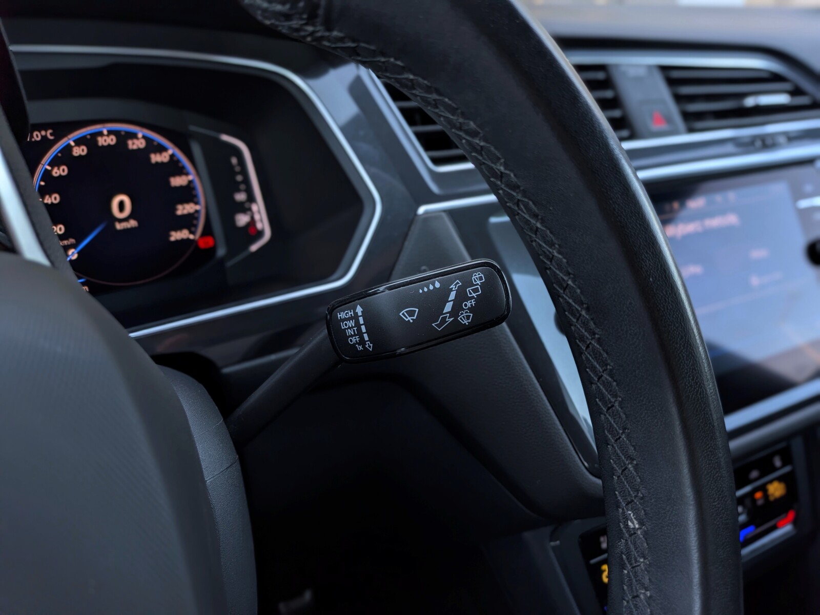 Volkswagen Tiguan Allspace - zdjęcie 20