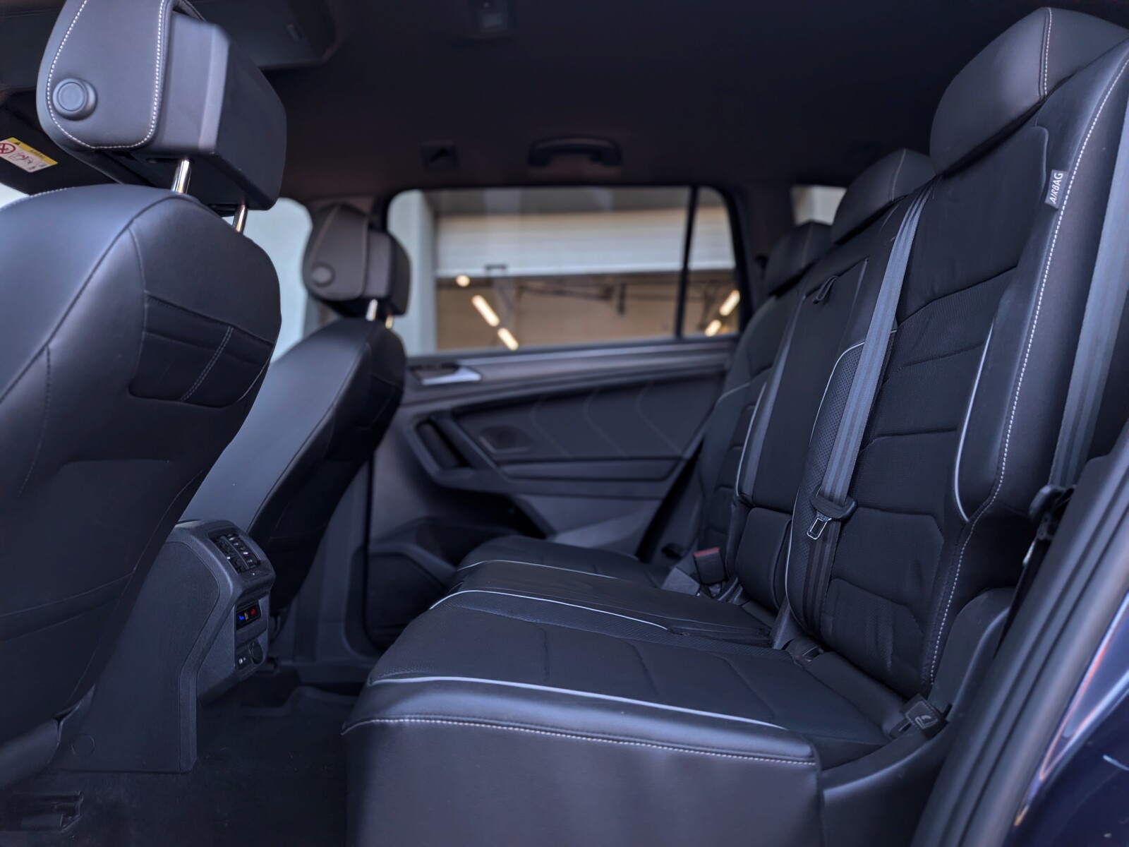 Volkswagen Tiguan Allspace - zdjęcie 11