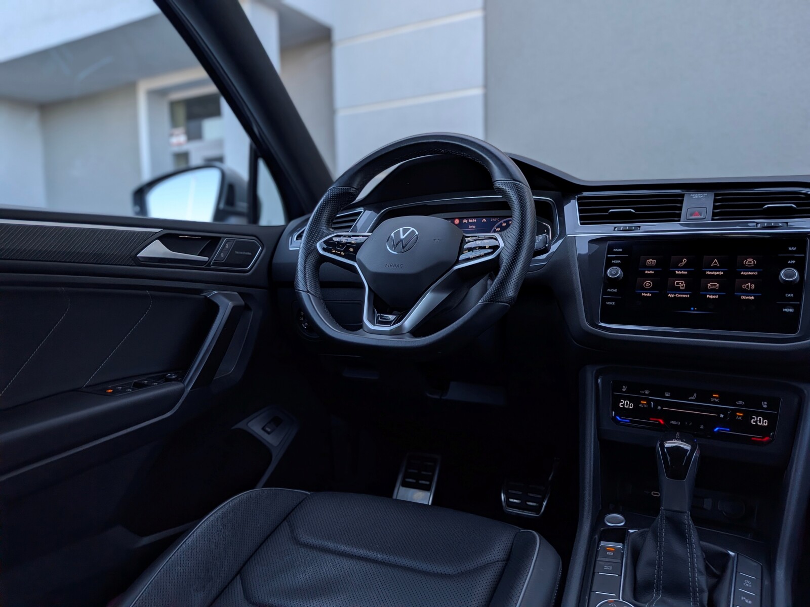 Volkswagen Tiguan Allspace - zdjęcie 14