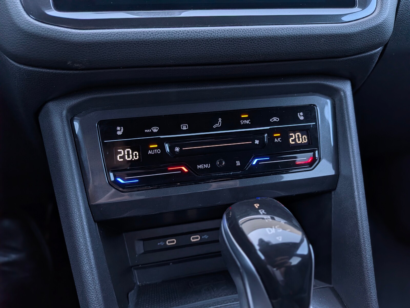 Volkswagen Tiguan Allspace - zdjęcie 28