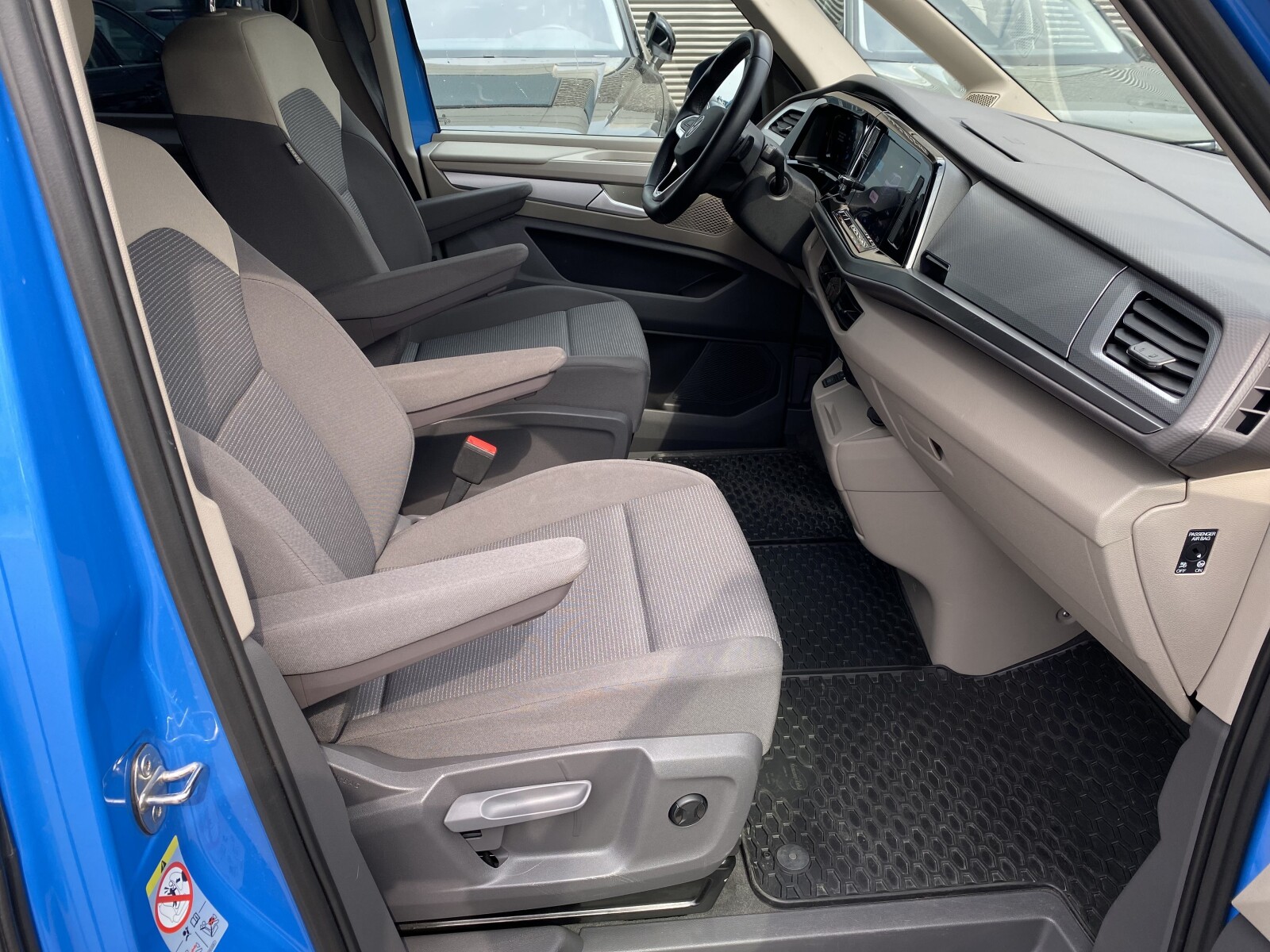 Volkswagen Multivan - zdjęcie 33