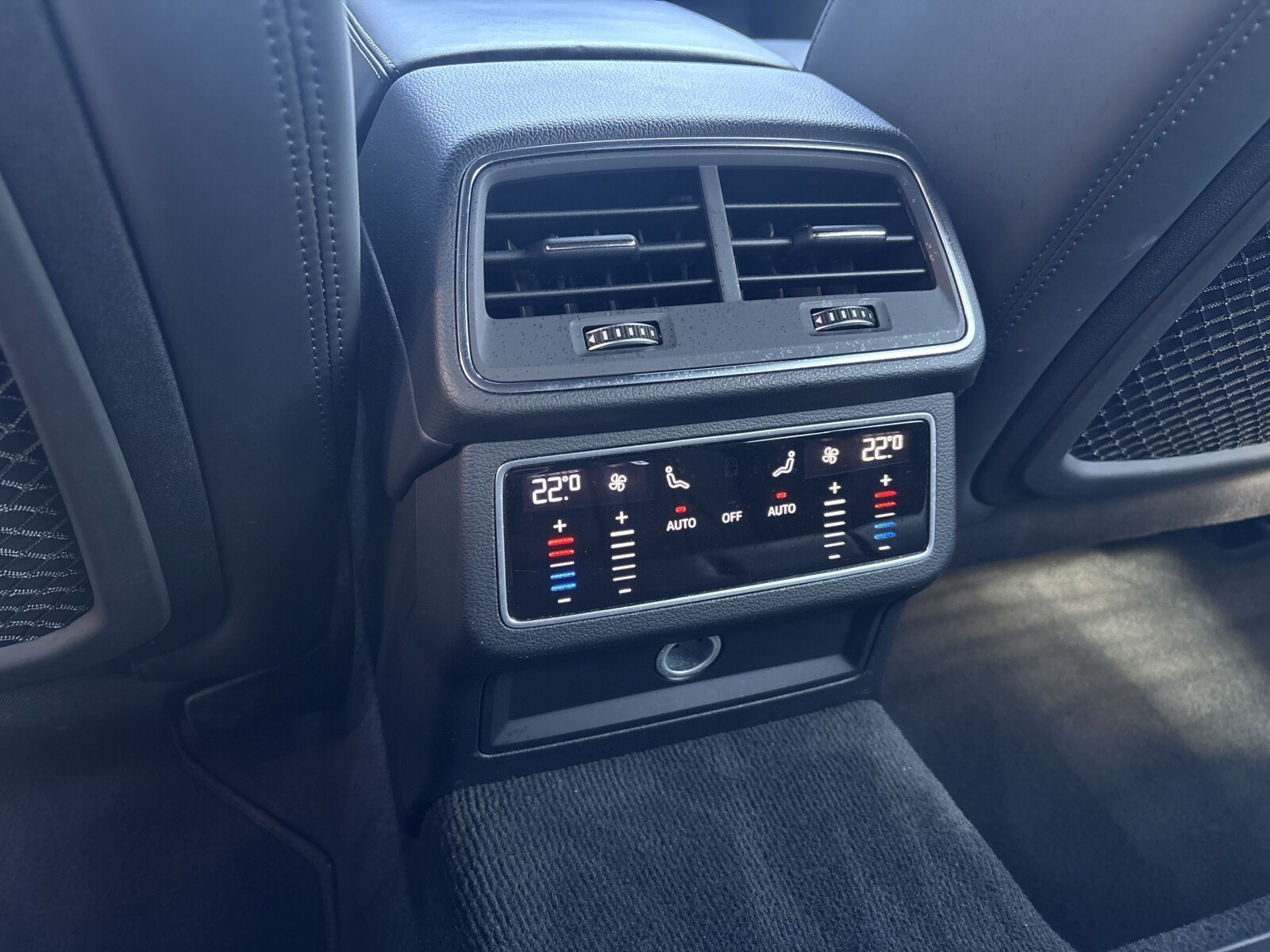 Audi A6 Avant - zdjęcie 31