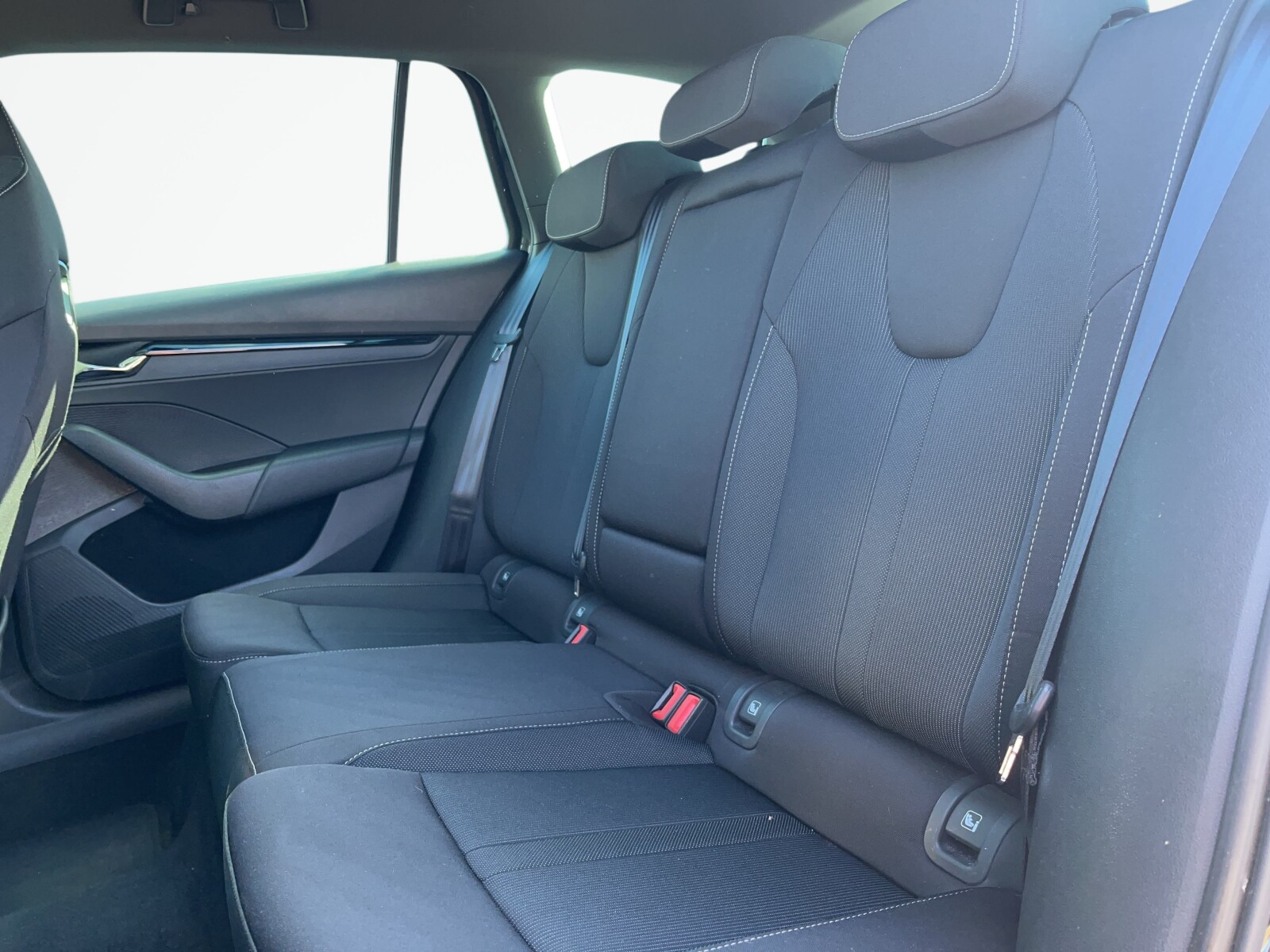 Škoda Octavia Combi - zdjęcie 14