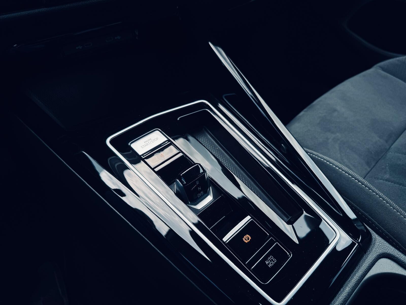 Volkswagen Golf - zdjęcie 33