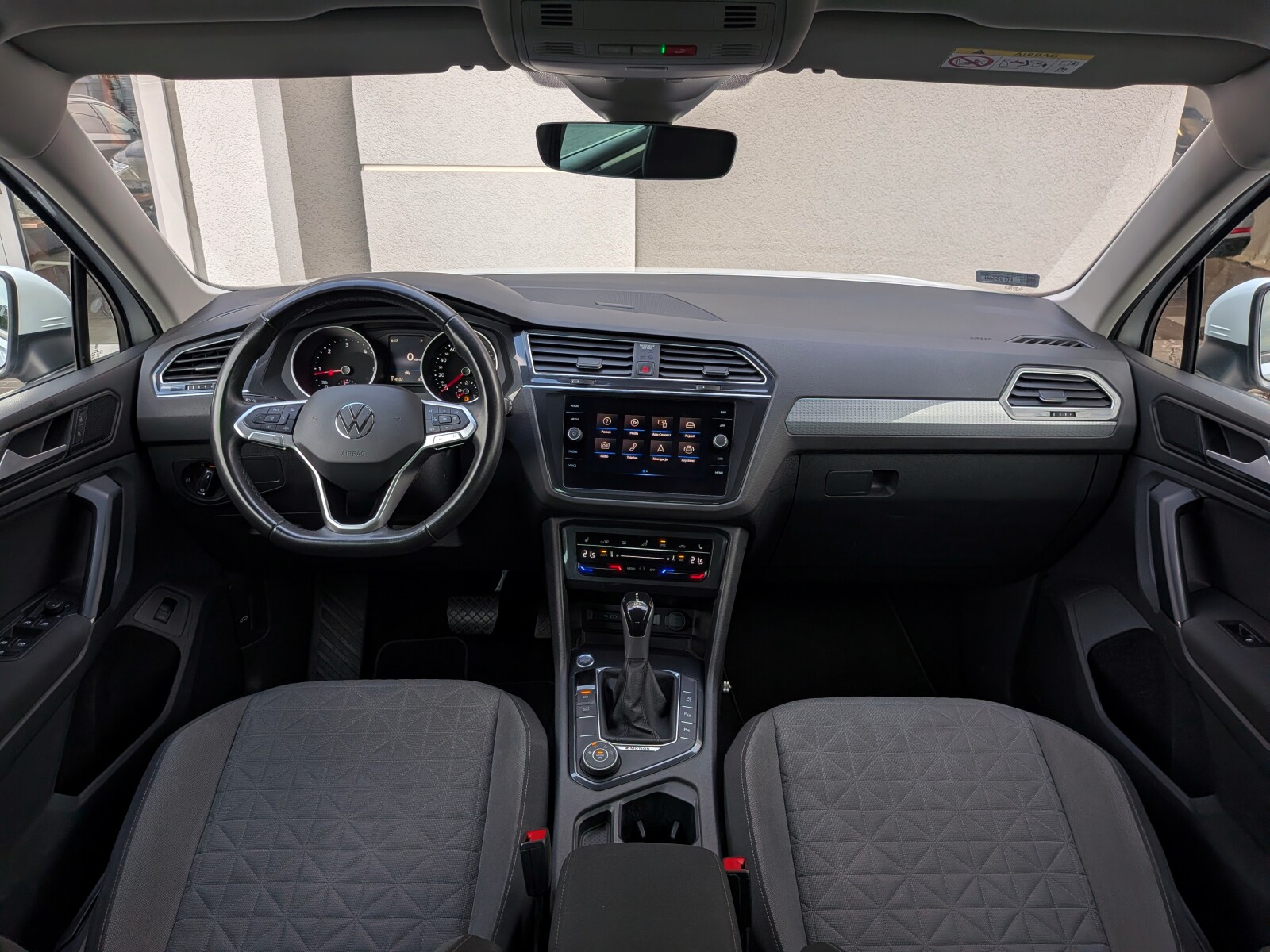 Volkswagen Tiguan - zdjęcie 11