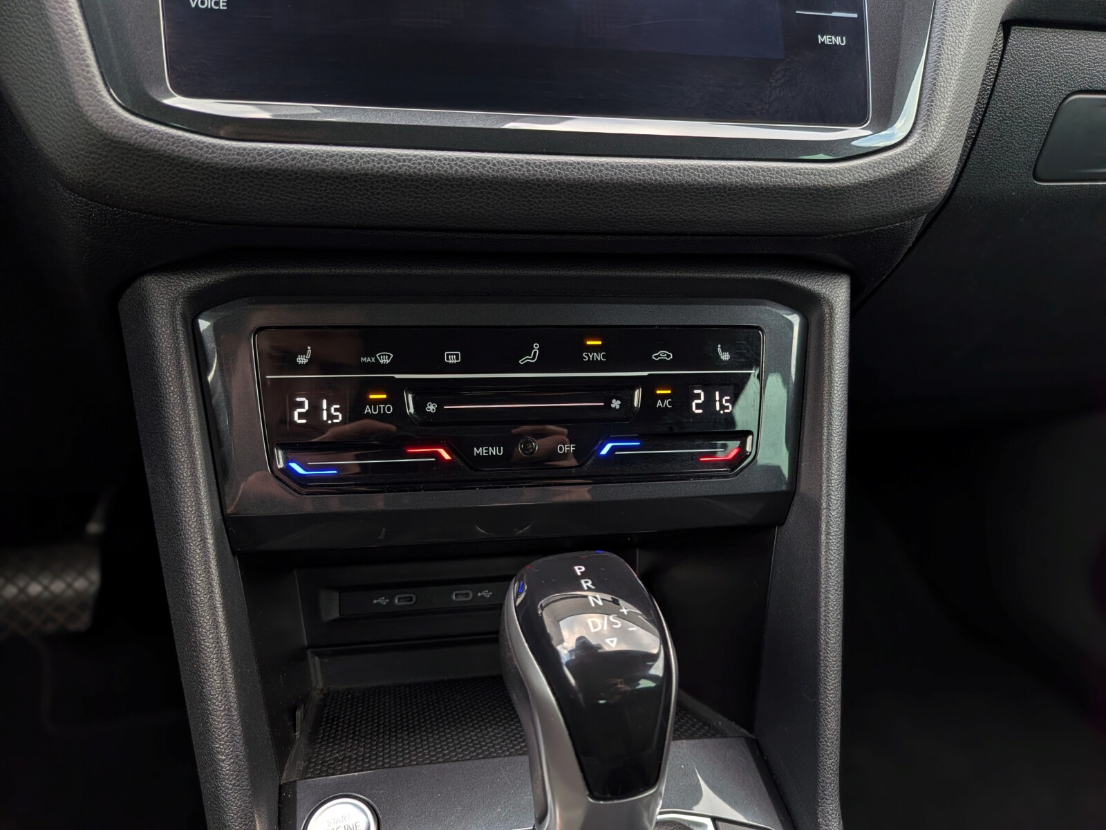 Volkswagen Tiguan - zdjęcie 21