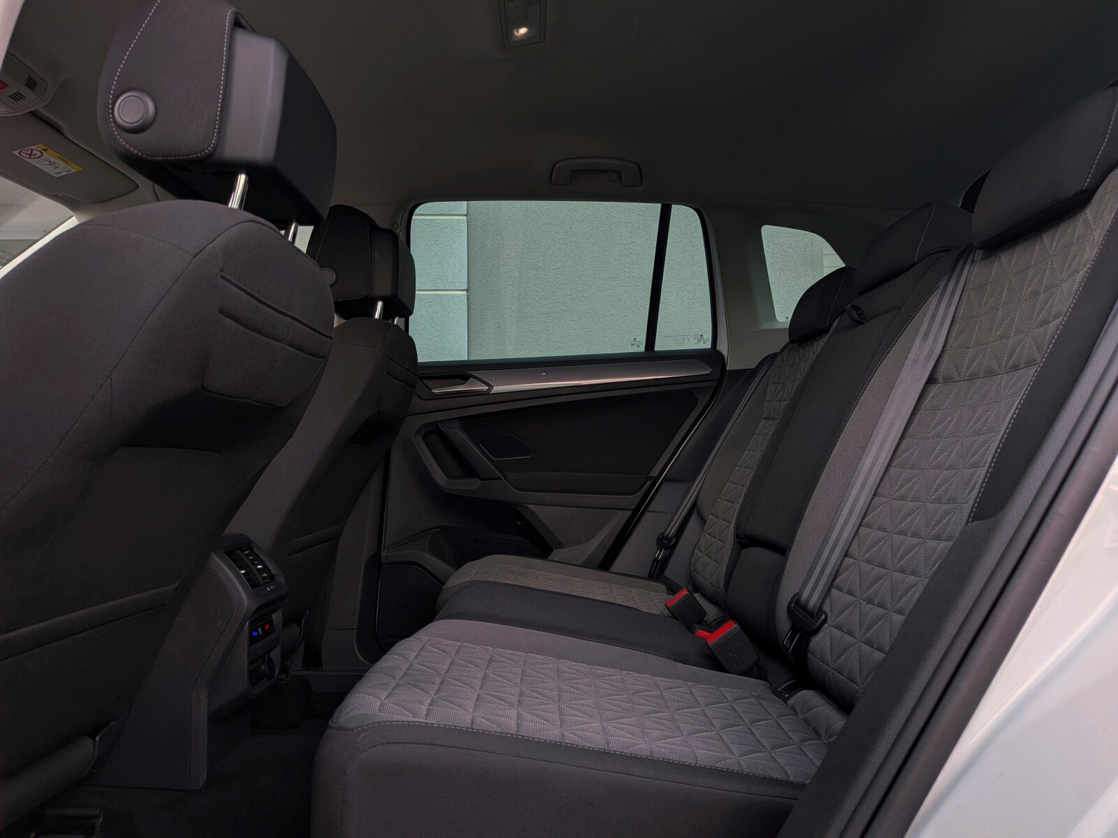 Volkswagen Tiguan - zdjęcie 10