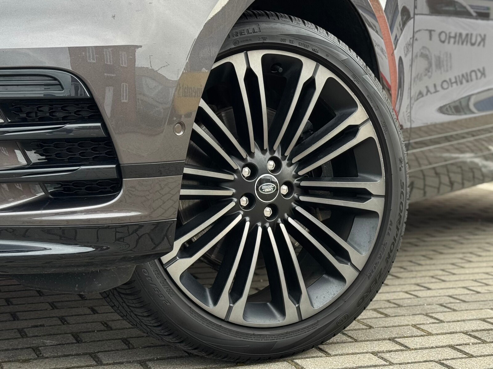 Land Rover Range Rover Velar - zdjęcie 4