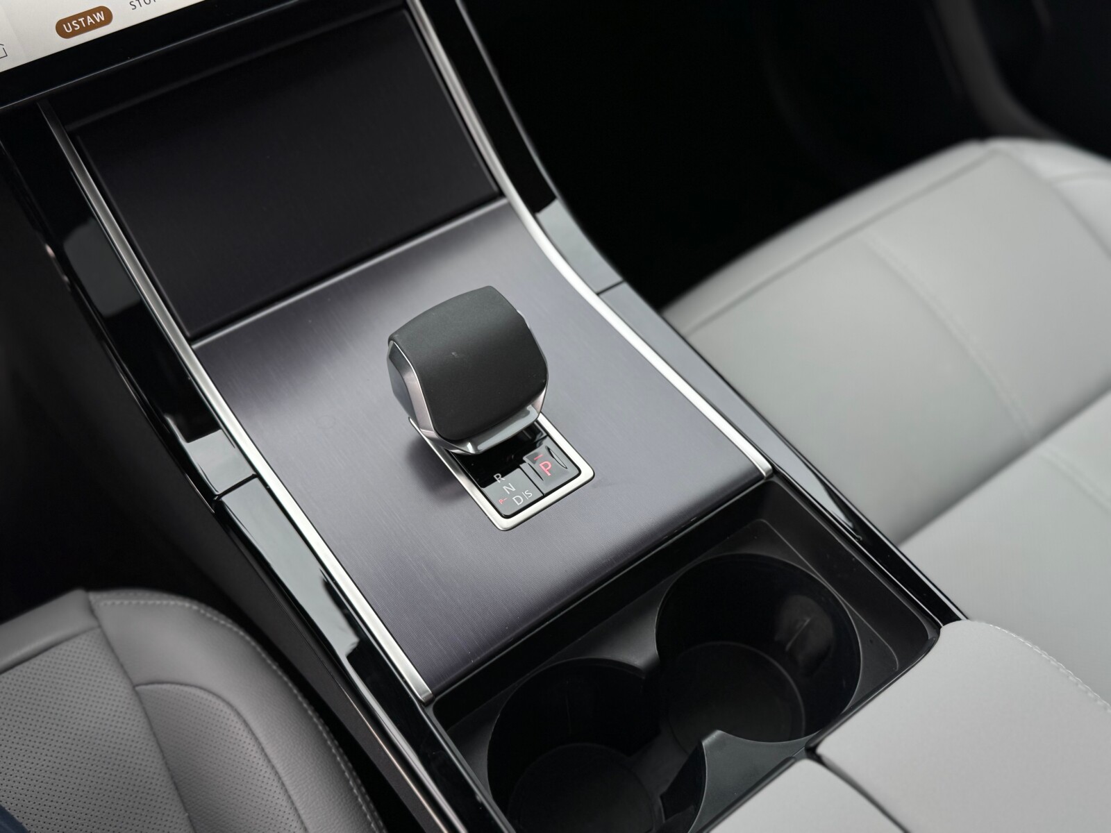 Land Rover Range Rover Velar - zdjęcie 18