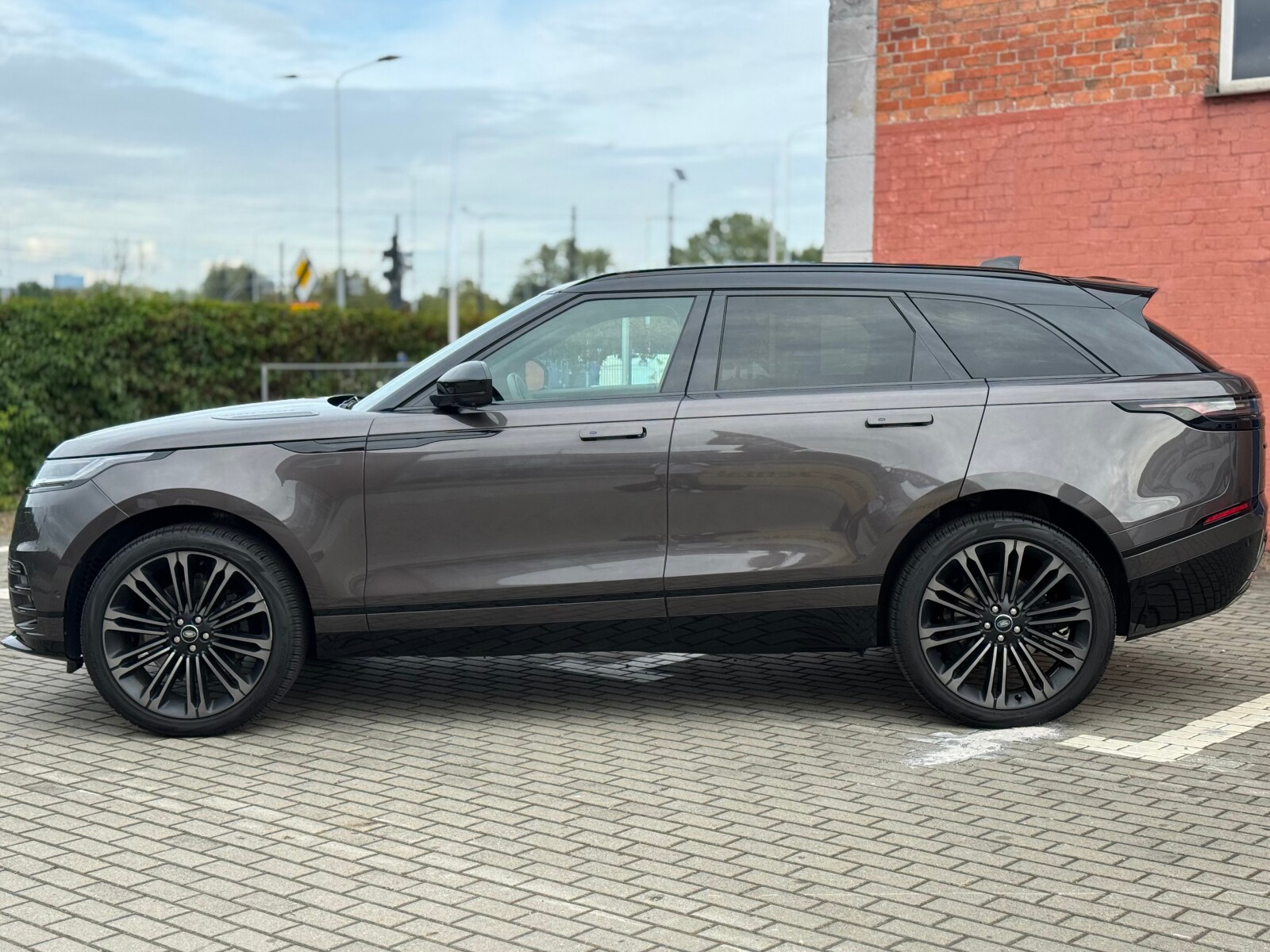Land Rover Range Rover Velar - zdjęcie 2
