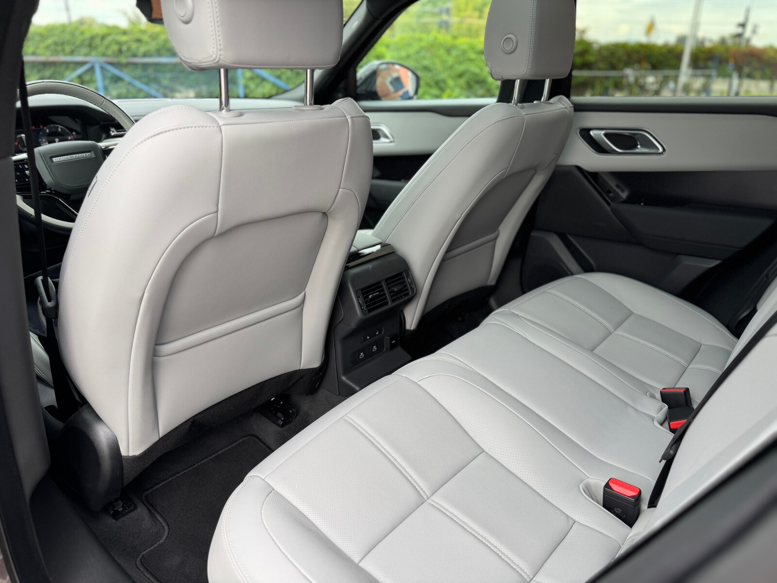 Land Rover Range Rover Velar - zdjęcie 23