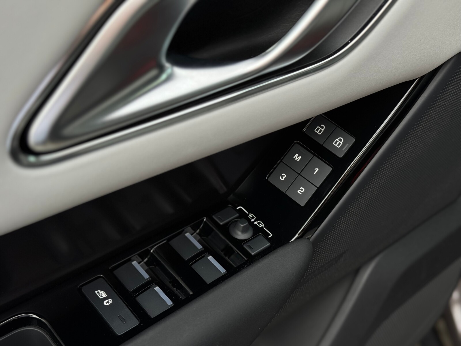 Land Rover Range Rover Velar - zdjęcie 5