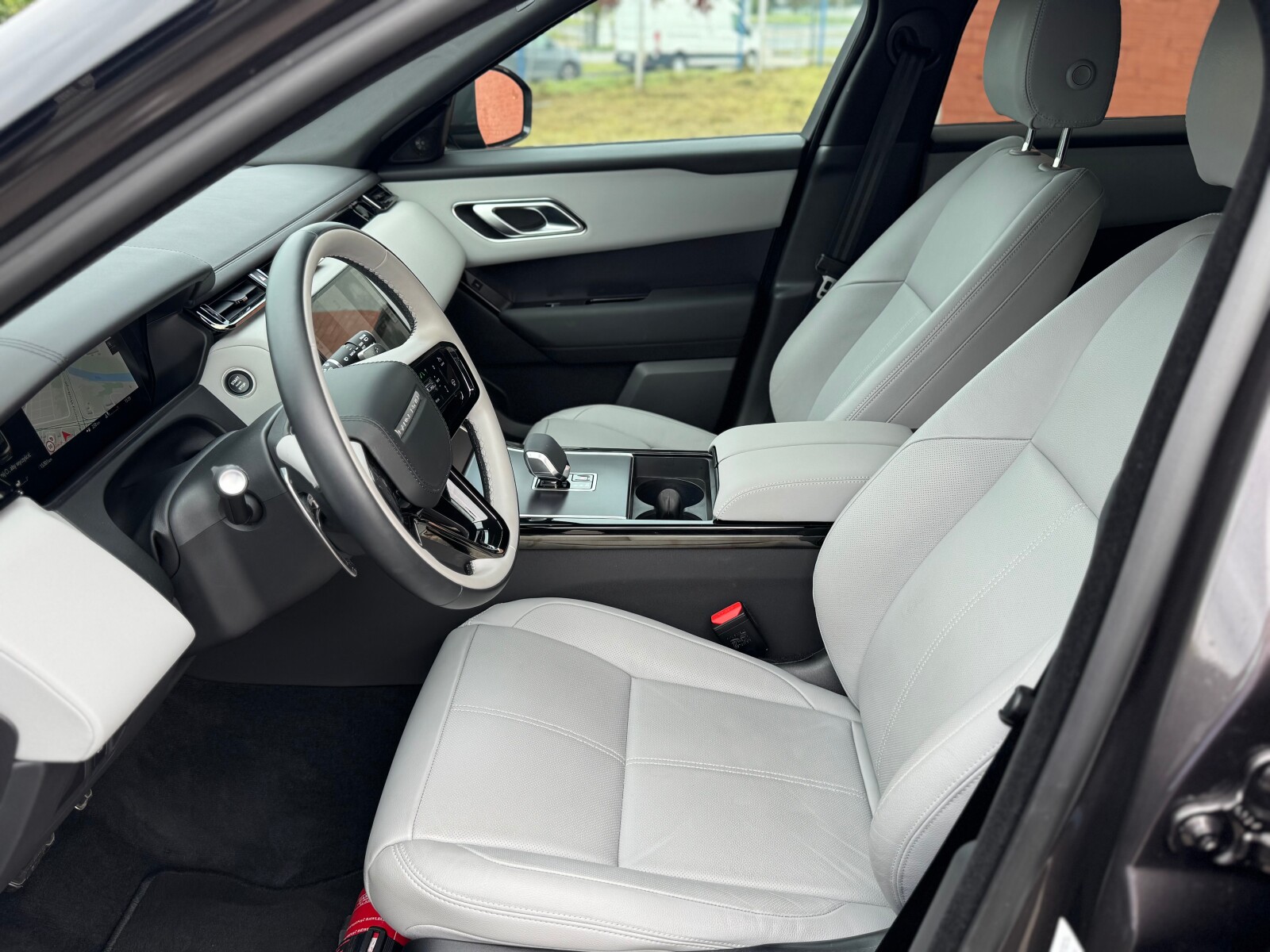 Land Rover Range Rover Velar - zdjęcie 8