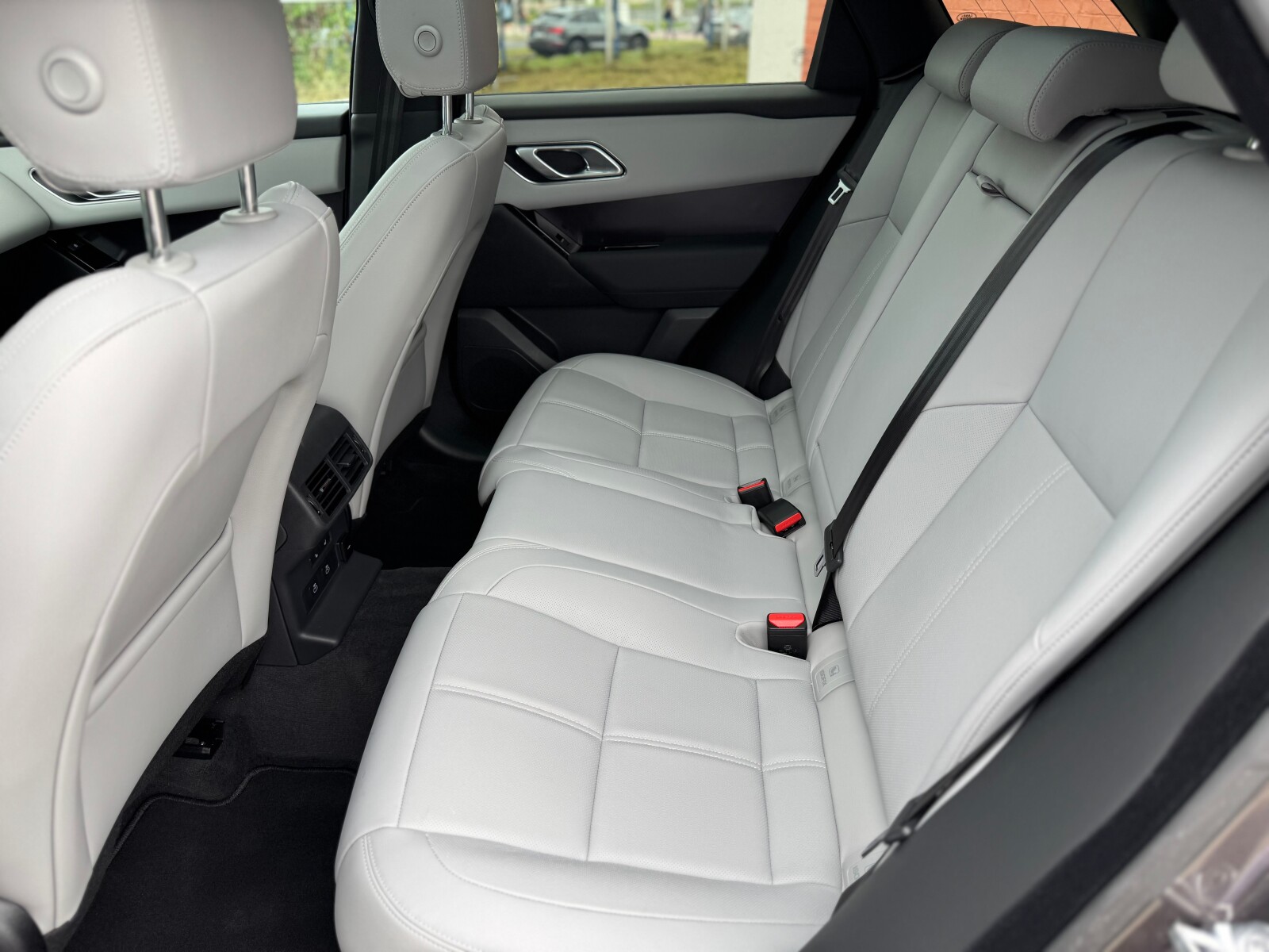 Land Rover Range Rover Velar - zdjęcie 22