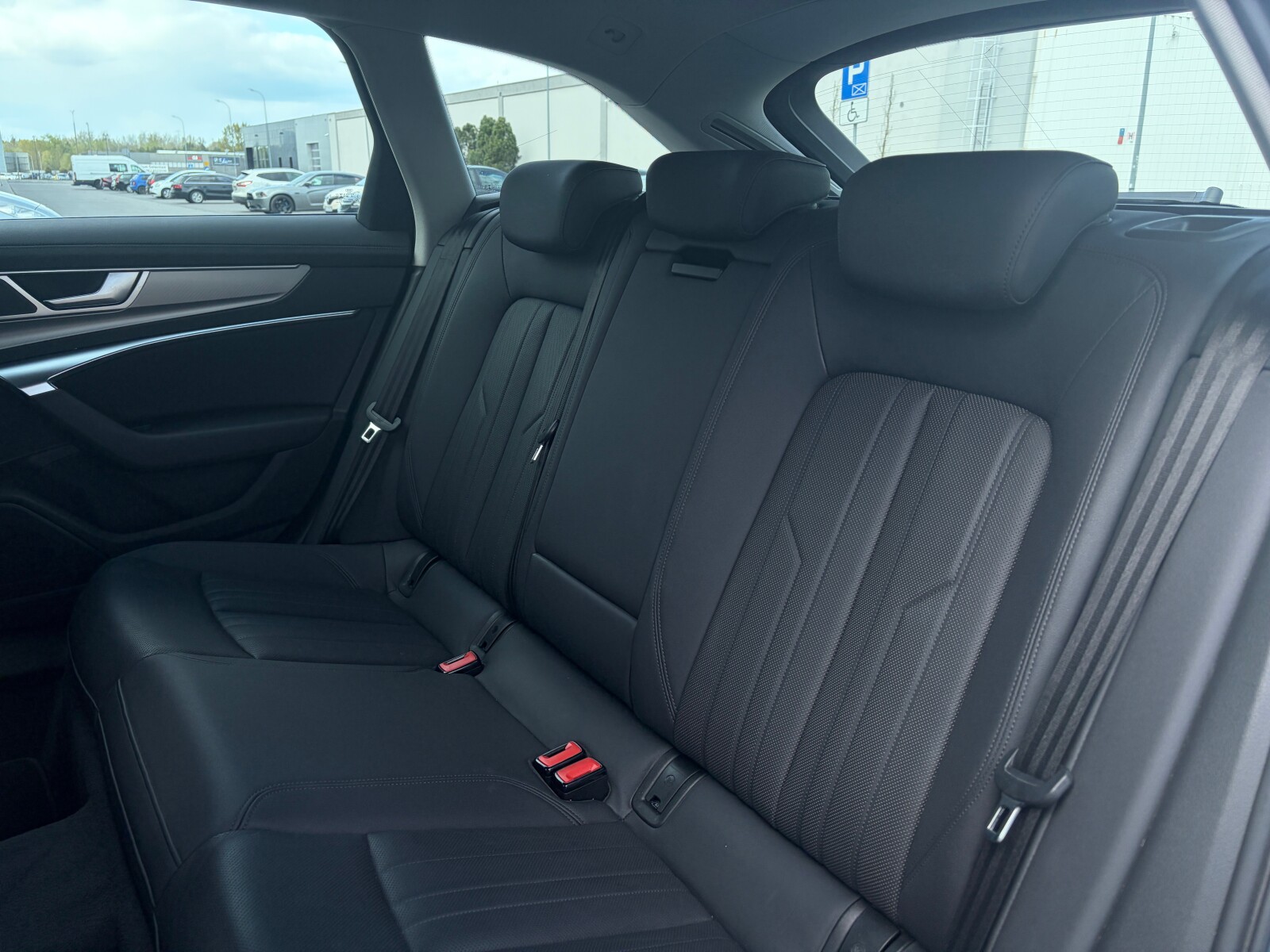 Audi A6 Avant - zdjęcie 26