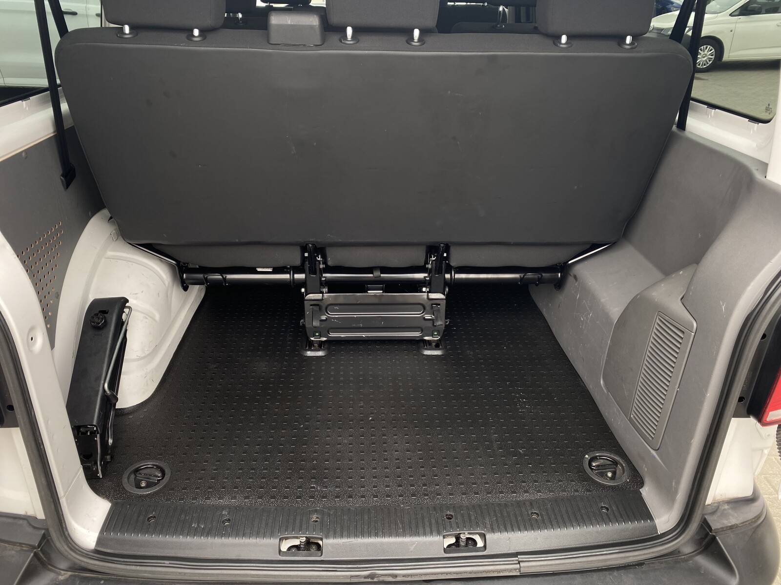 Volkswagen Transporter - zdjęcie 27