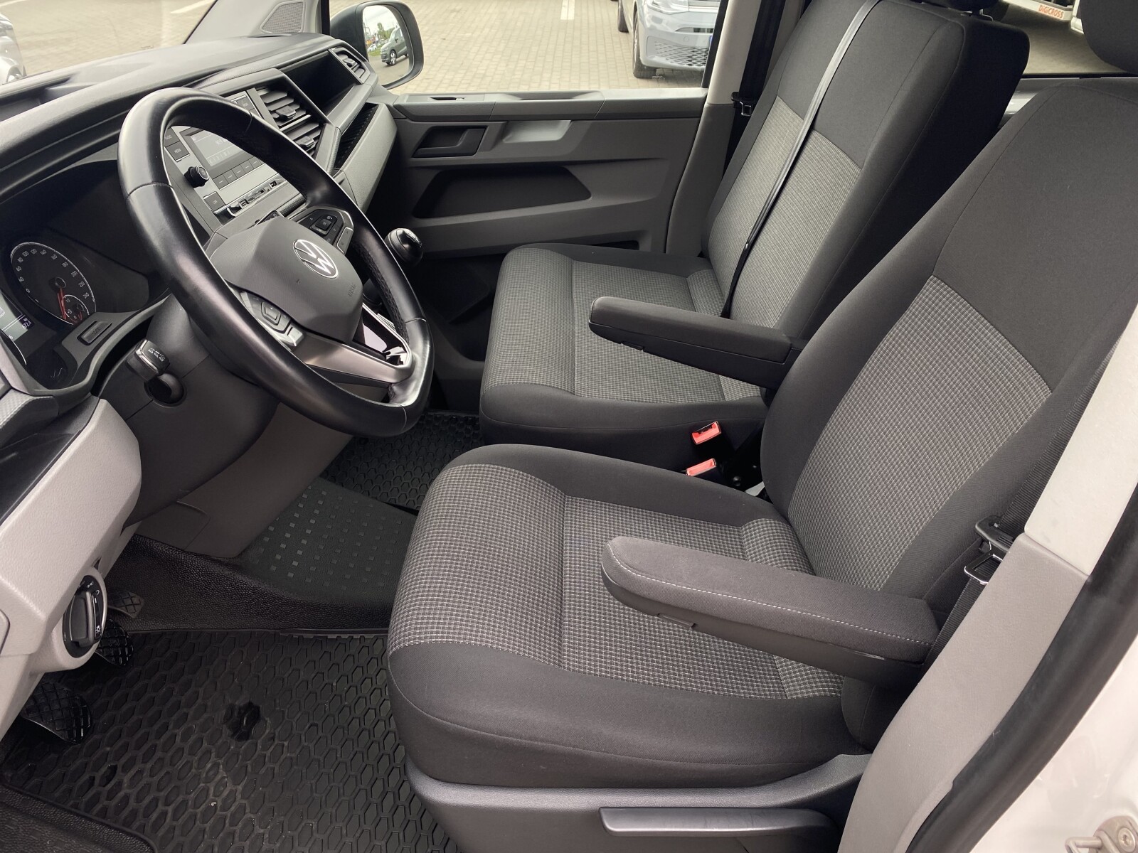Volkswagen Transporter - zdjęcie 11