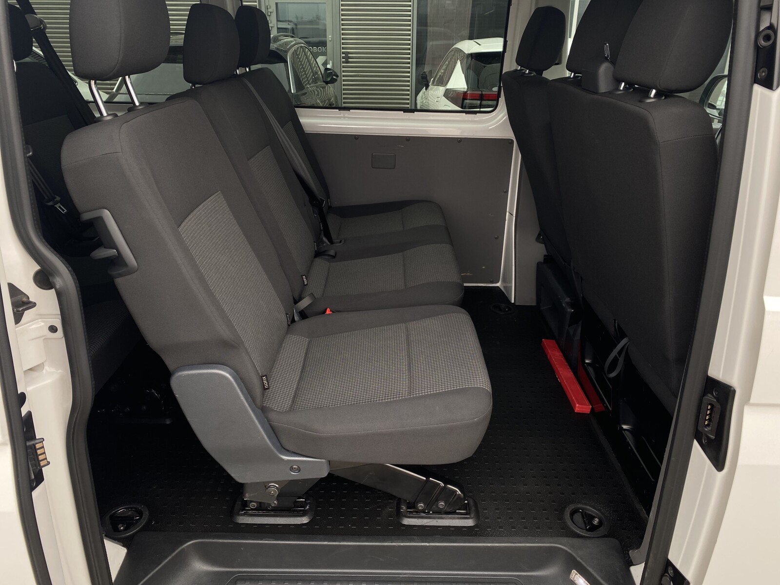 Volkswagen Transporter - zdjęcie 23