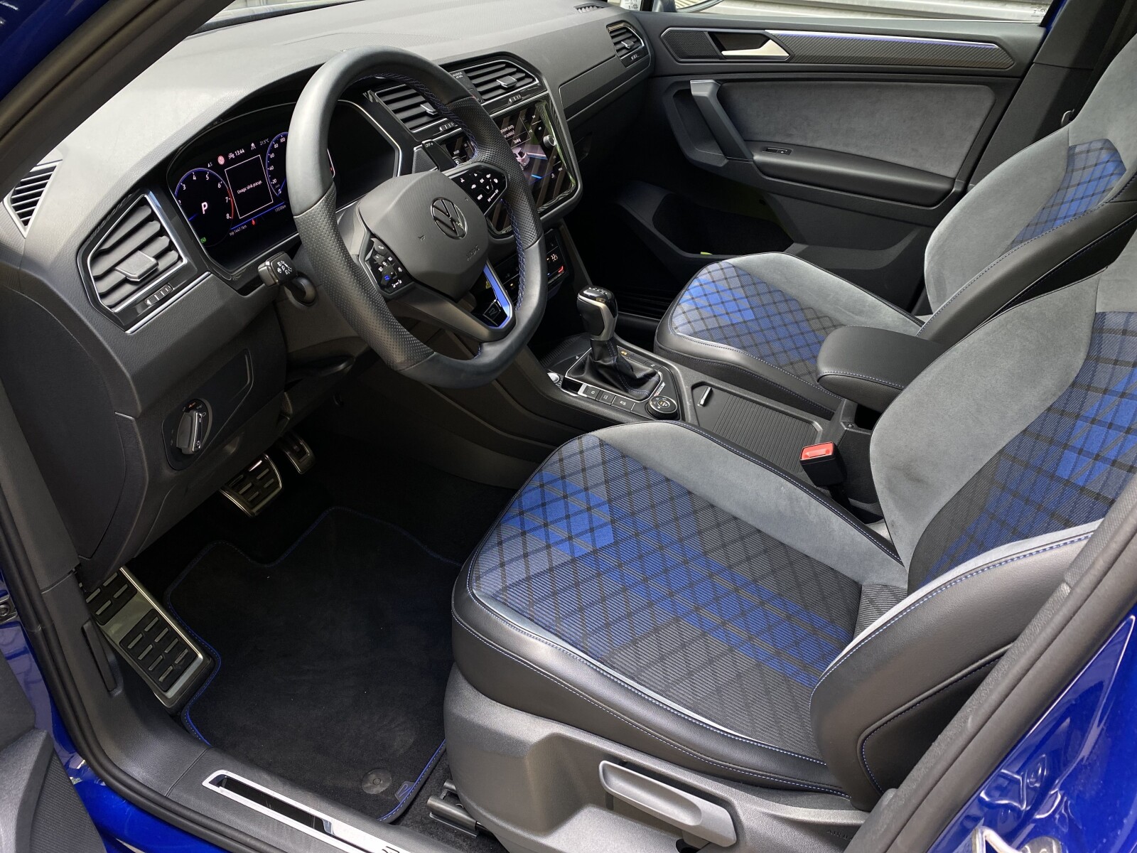 Volkswagen Tiguan - zdjęcie 9