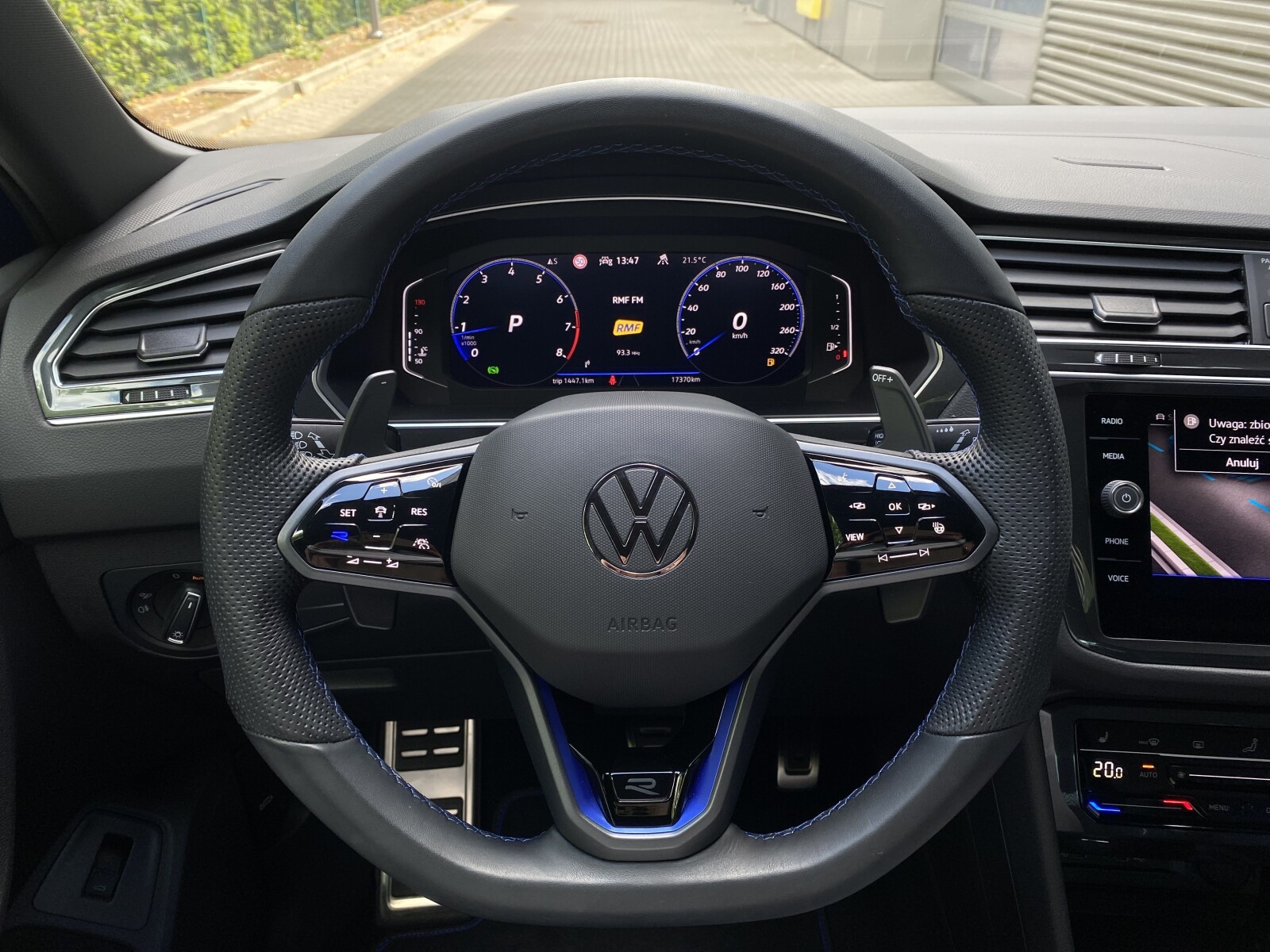 Volkswagen Tiguan - zdjęcie 12