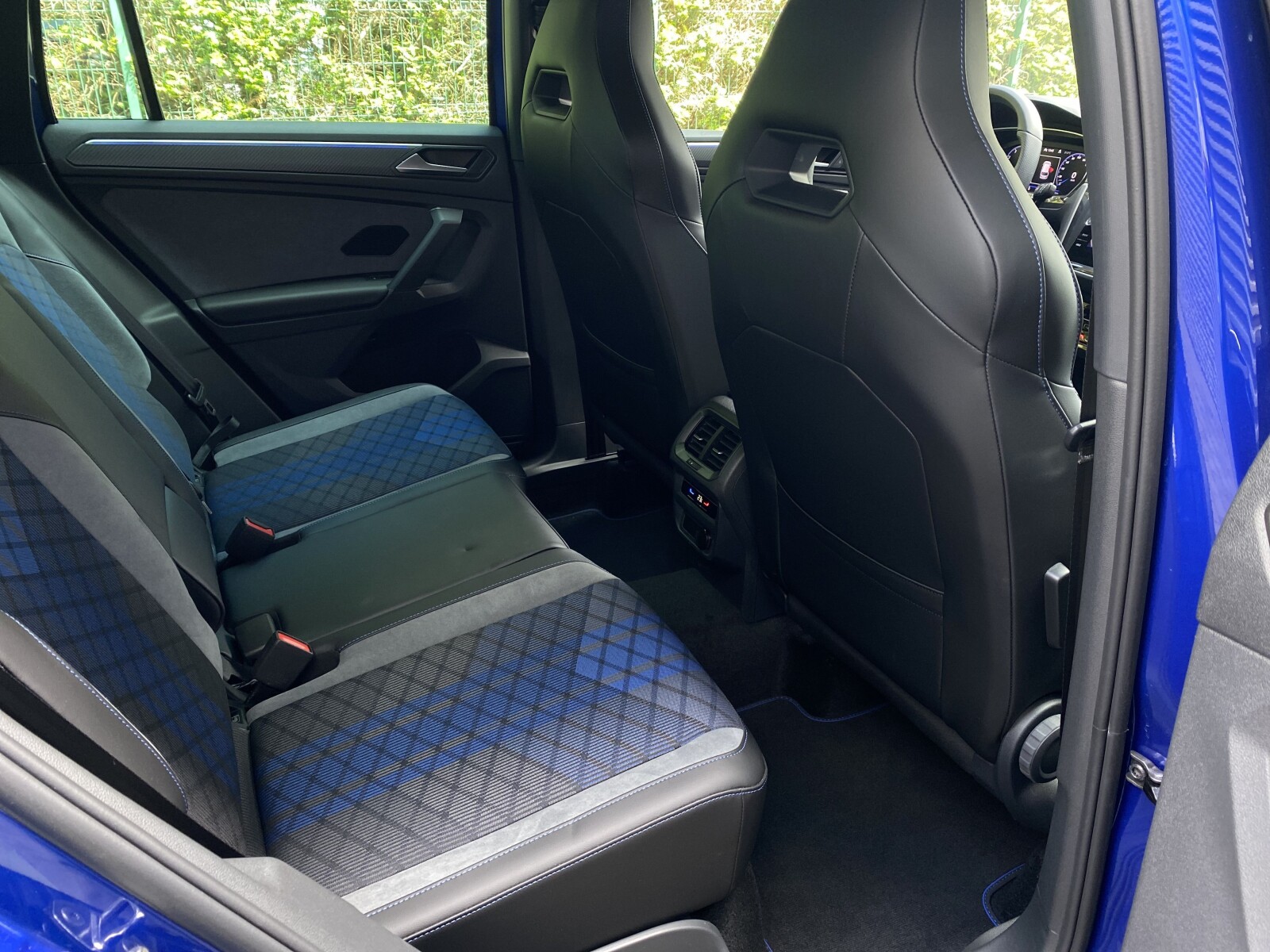 Volkswagen Tiguan - zdjęcie 33