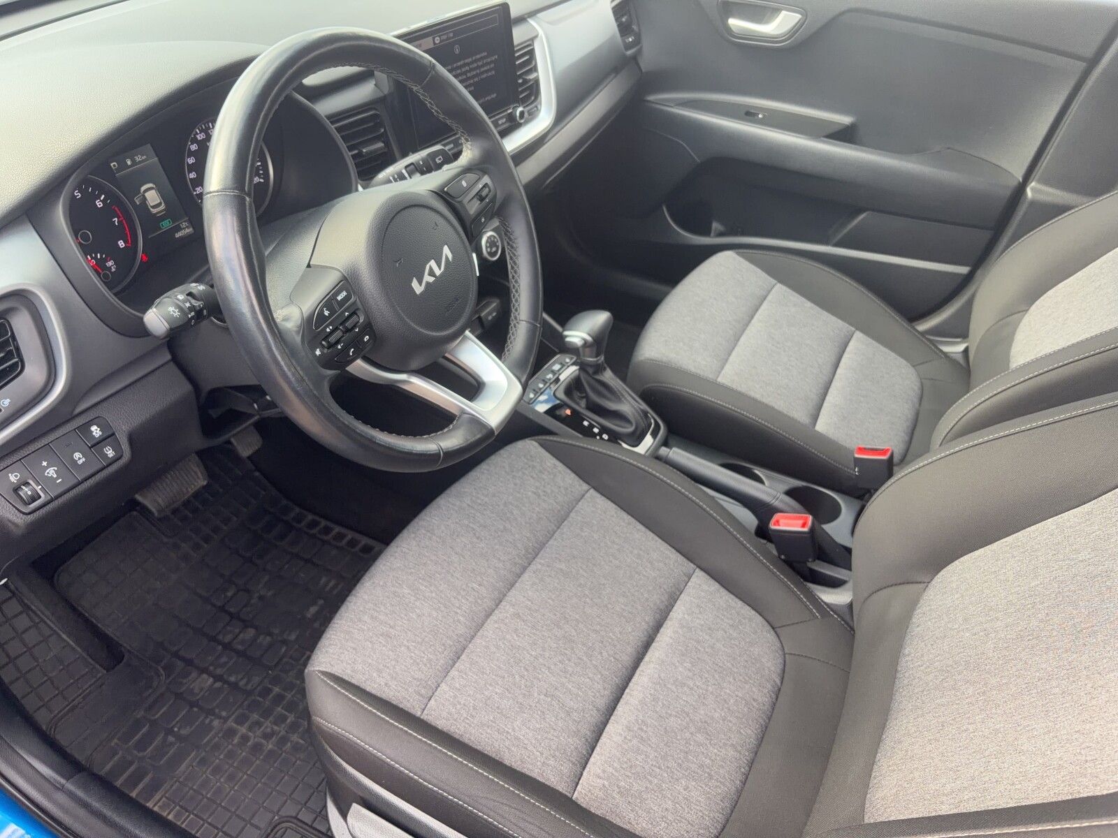 Kia Stonic - zdjęcie 9