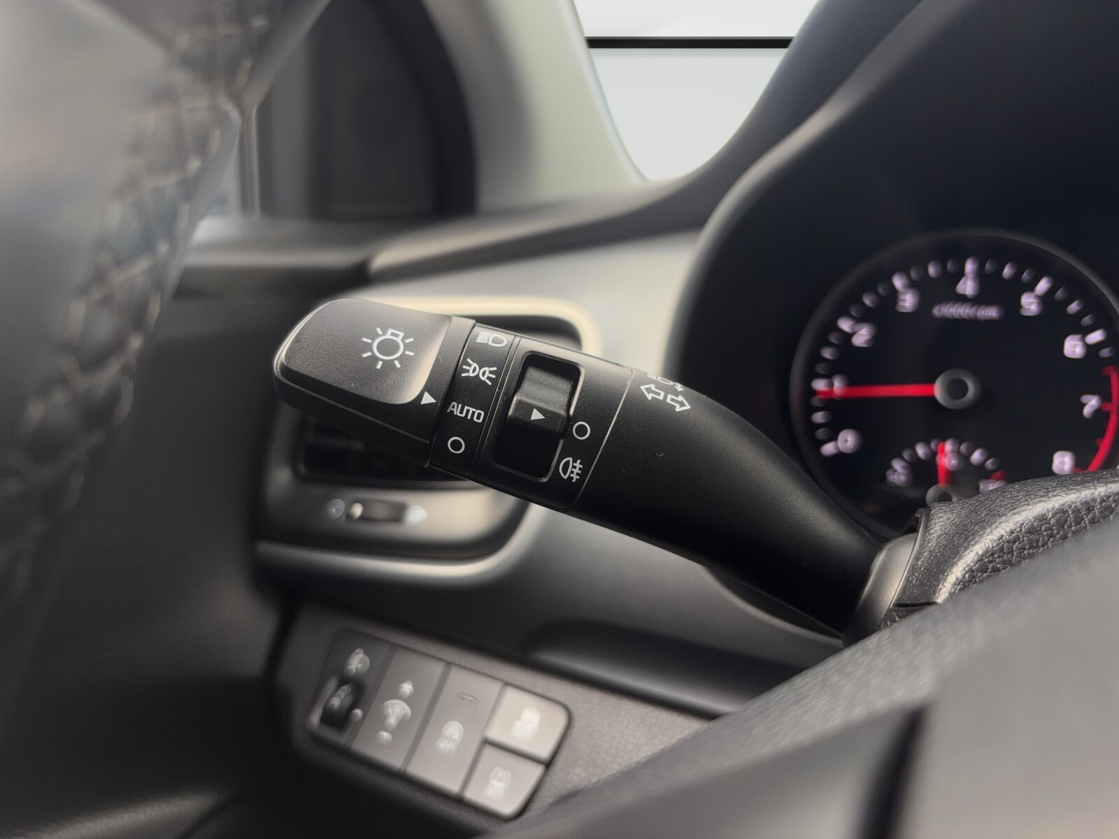 Kia Stonic - zdjęcie 26