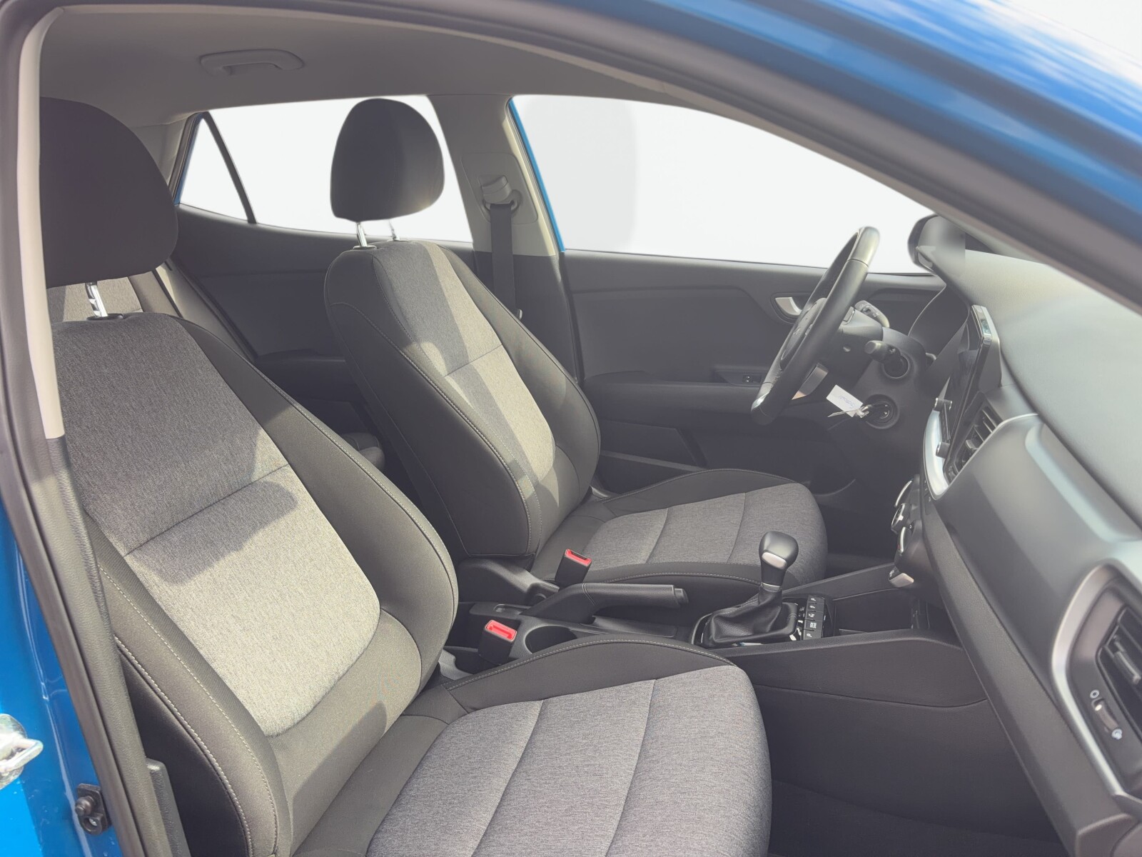 Kia Stonic - zdjęcie 12