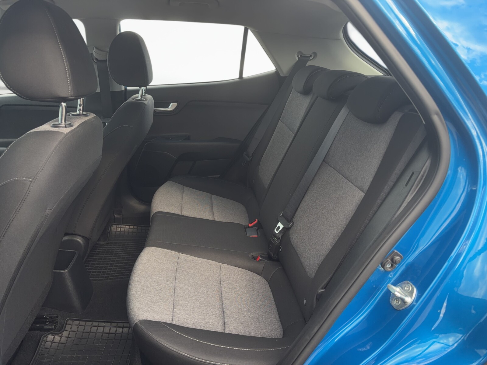 Kia Stonic - zdjęcie 24
