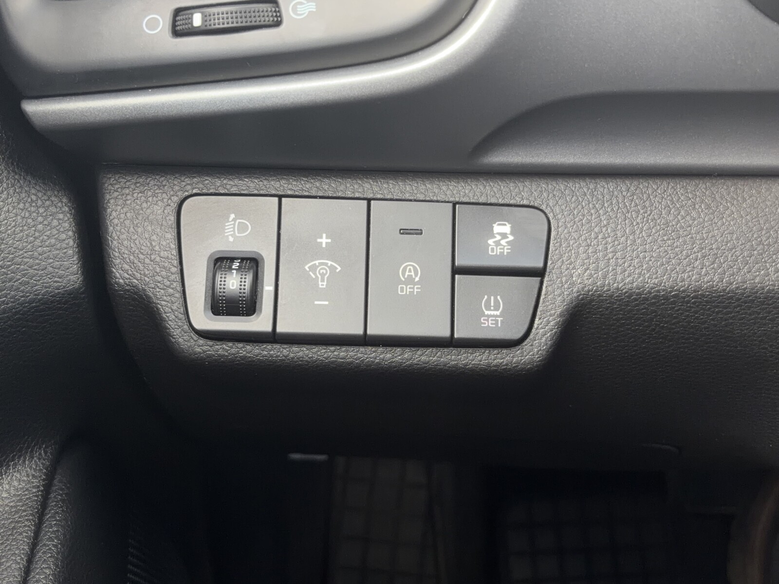 Kia Stonic - zdjęcie 14