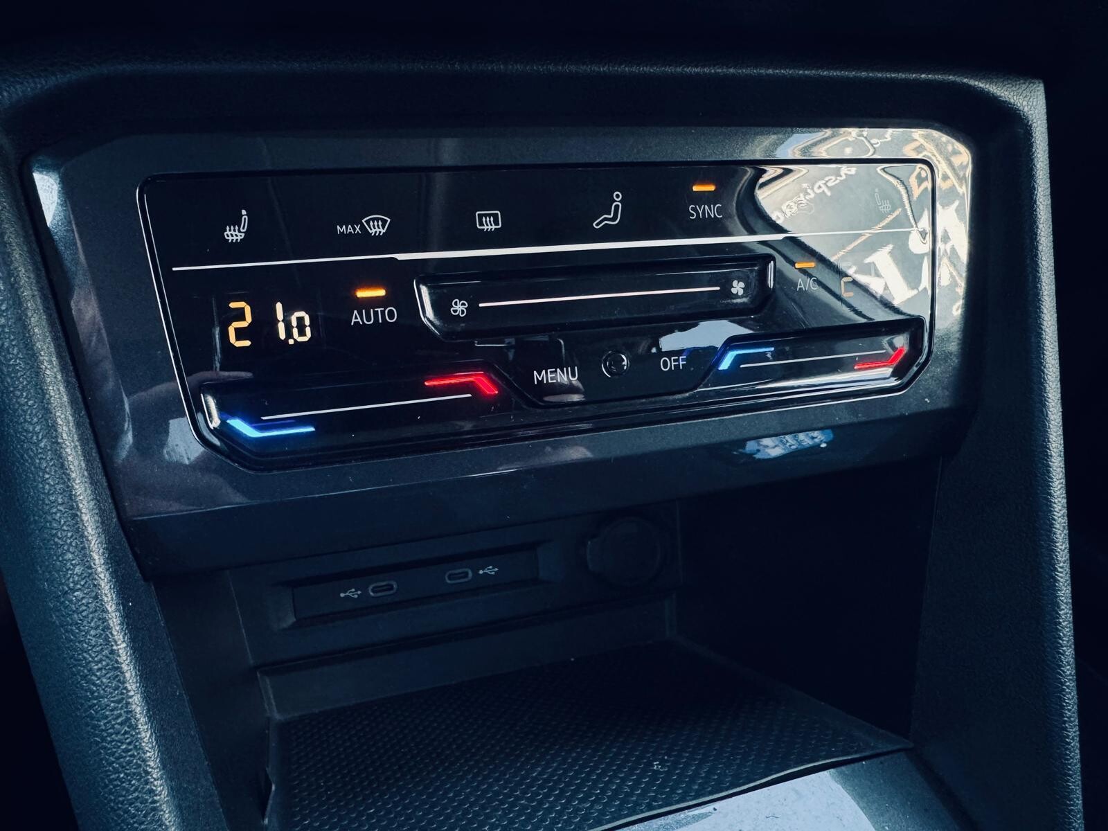Volkswagen Tiguan Allspace - zdjęcie 25