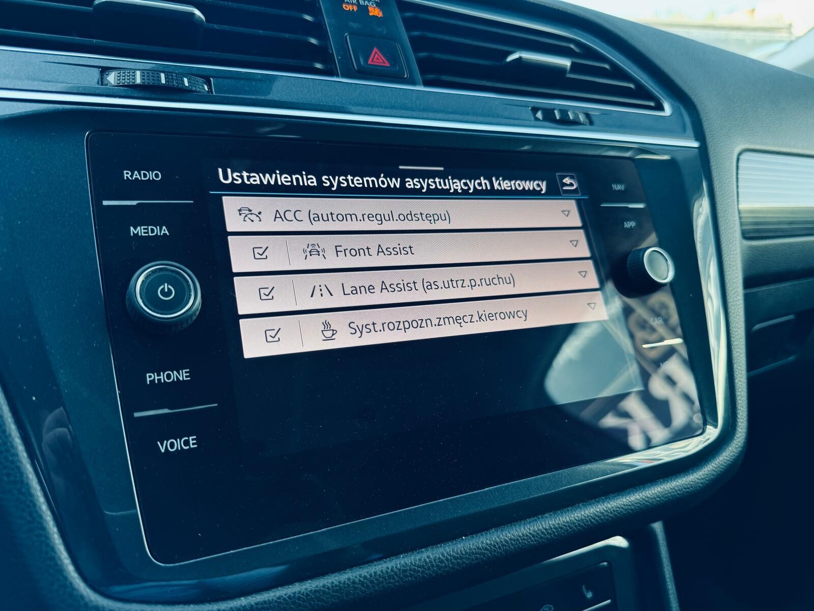 Volkswagen Tiguan Allspace - zdjęcie 23