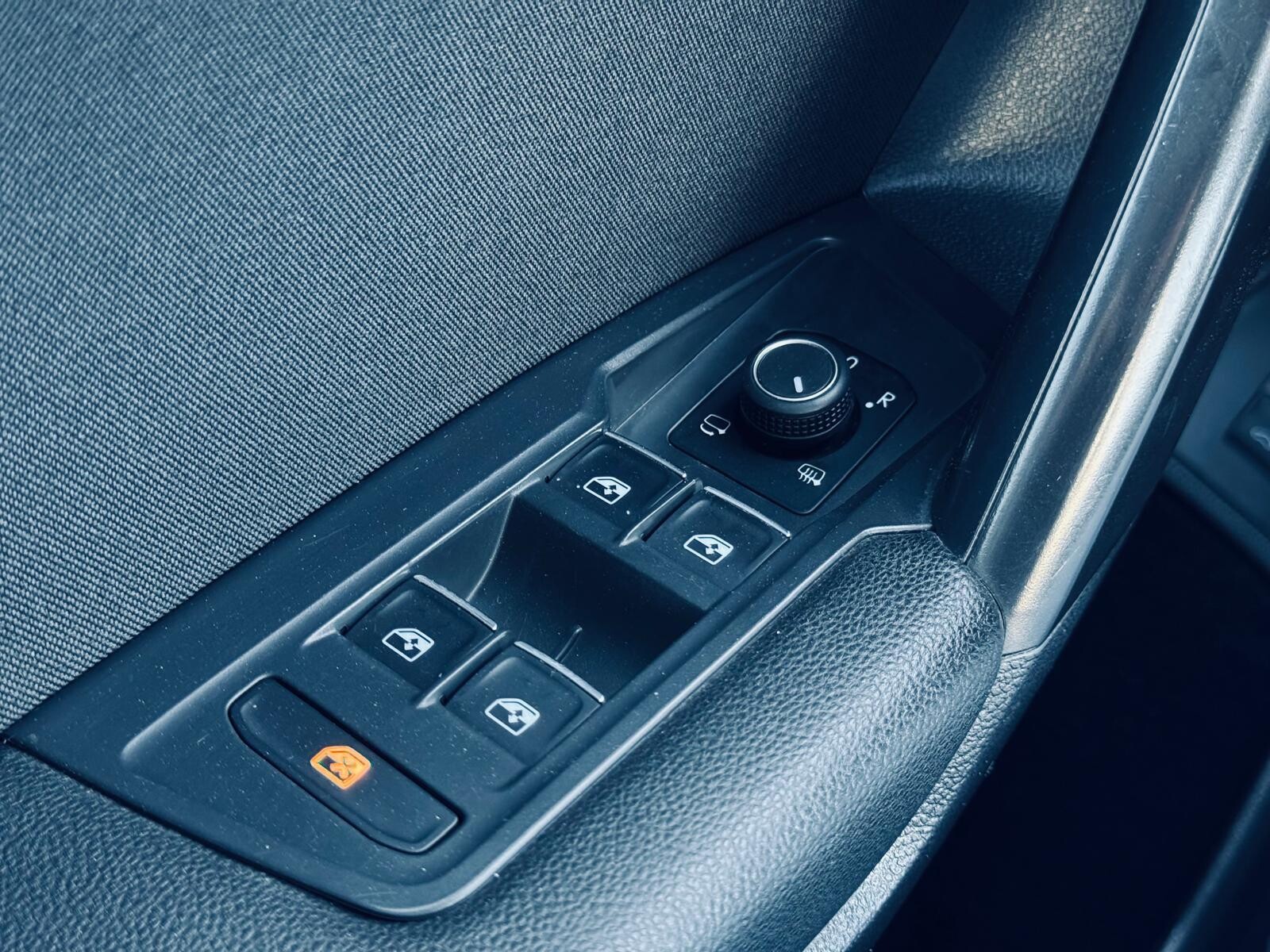 Volkswagen Tiguan Allspace - zdjęcie 28