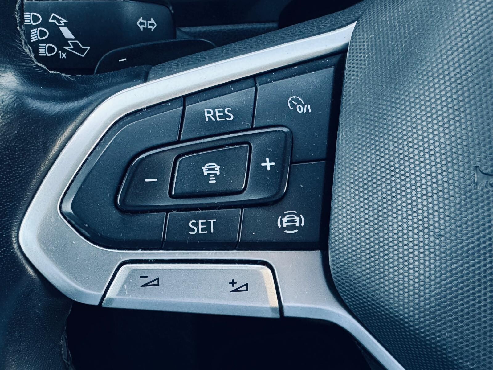 Volkswagen Tiguan Allspace - zdjęcie 19